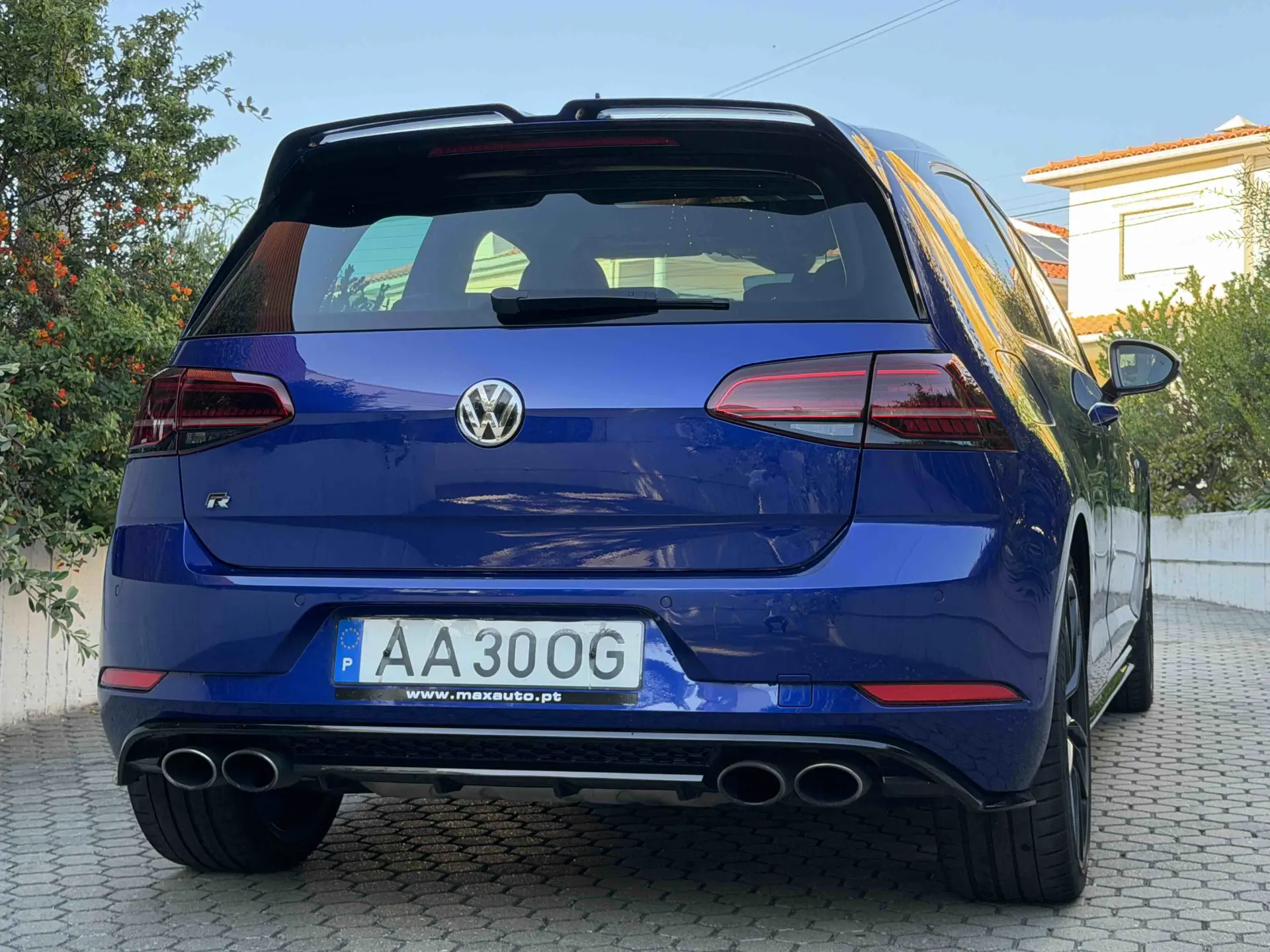 Volkswagen Golf R 4Motion (BlueMotion ) 25