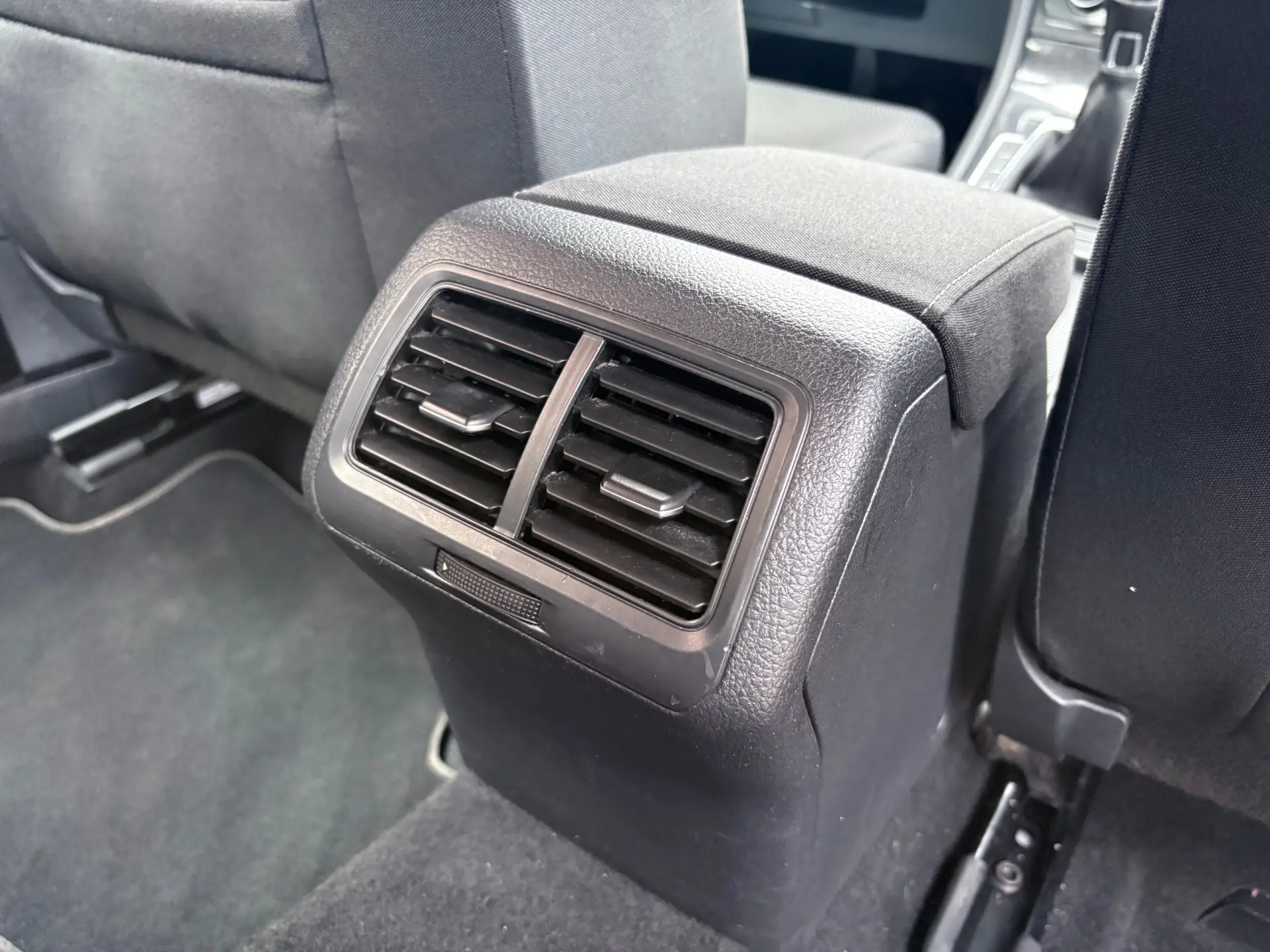 Volkswagen Golf 1.0 TSI Confortline 59