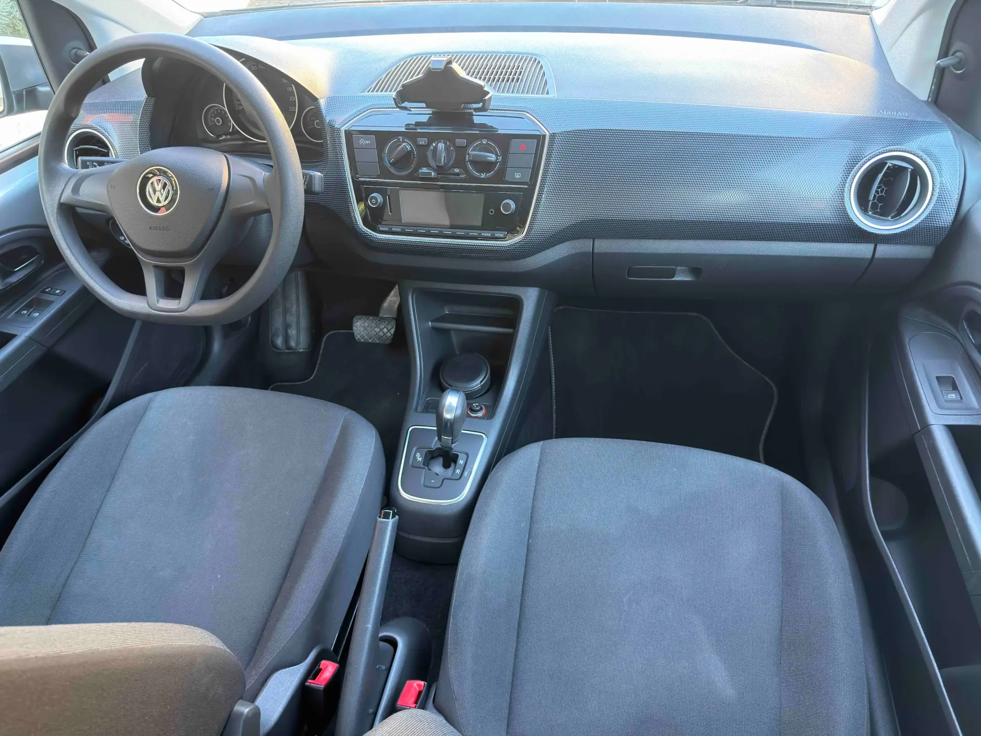 Volkswagen Up! 1.0 Move Auto 30