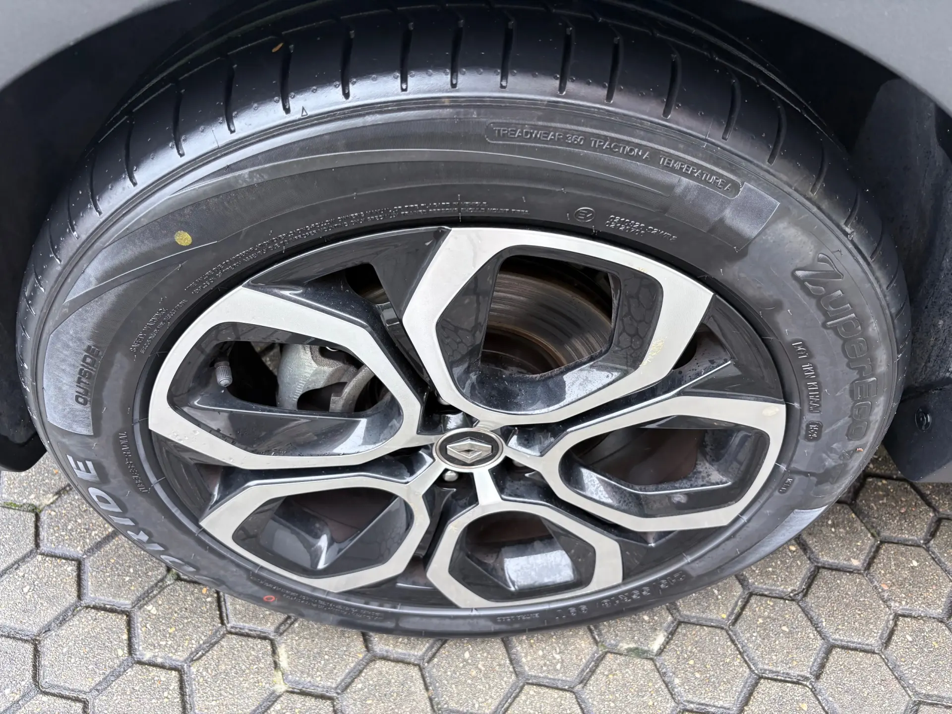 Renault Arkana 1.6 E-Tech Intens 12