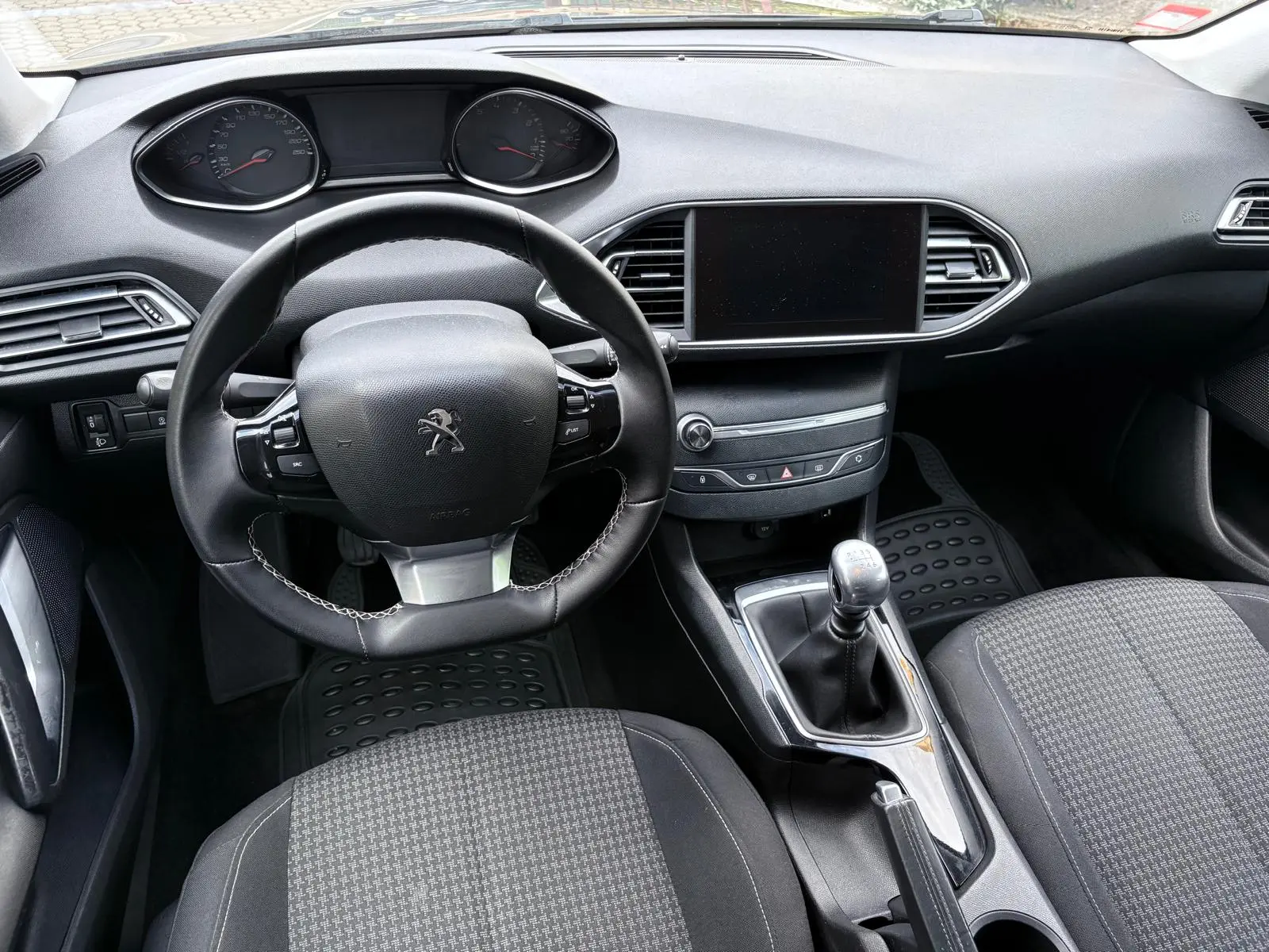 Peugeot 308 SW 1.2 PureTech Style 28