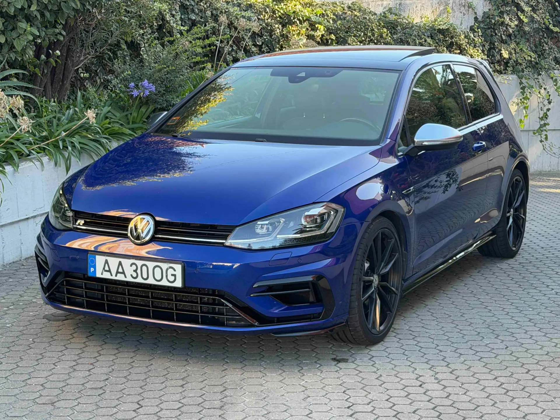 Volkswagen Golf R 4Motion (BlueMotion ) 9