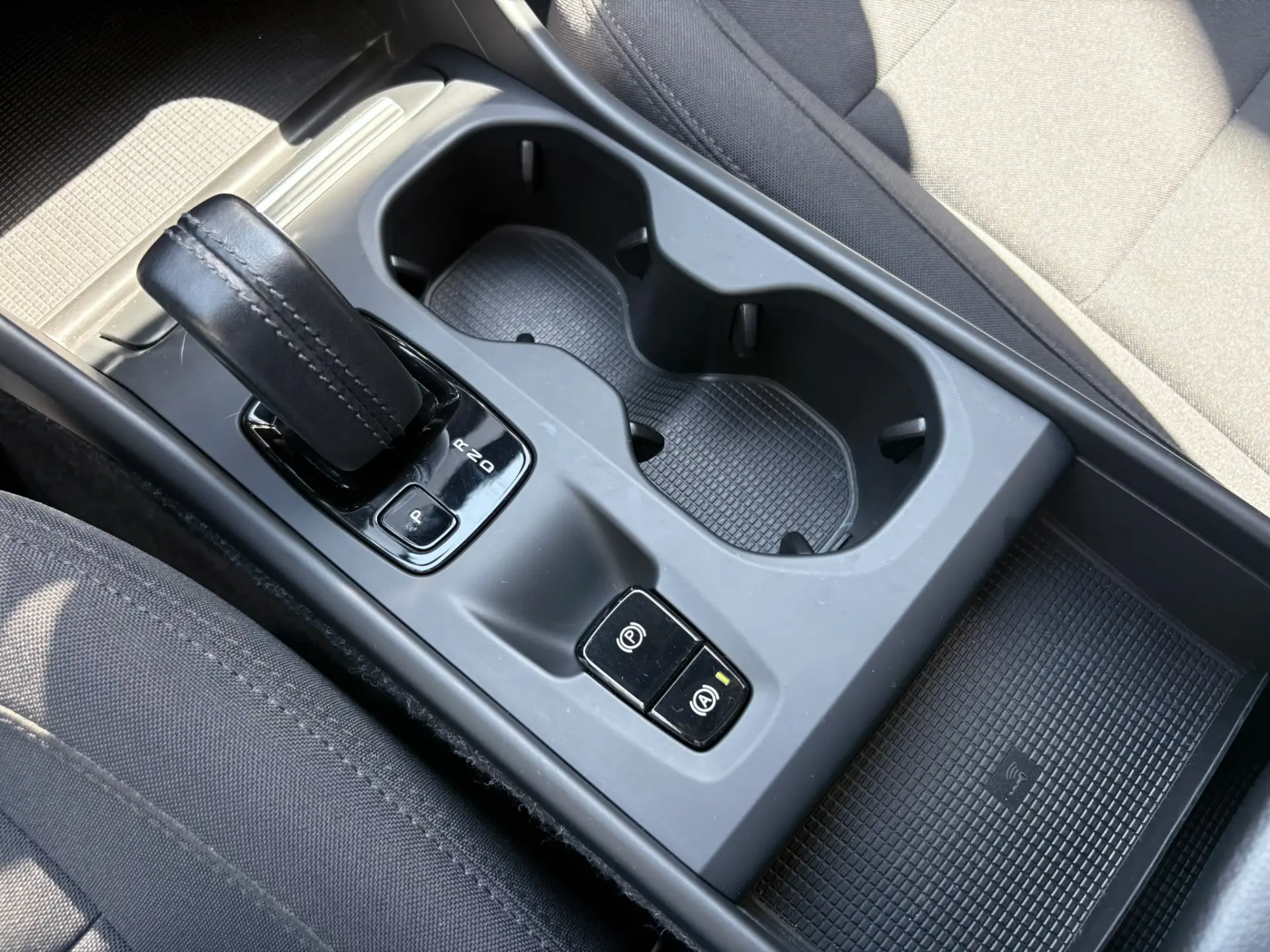 Volvo XC 40 1.5 T5 PHEV R-Design Expression 52