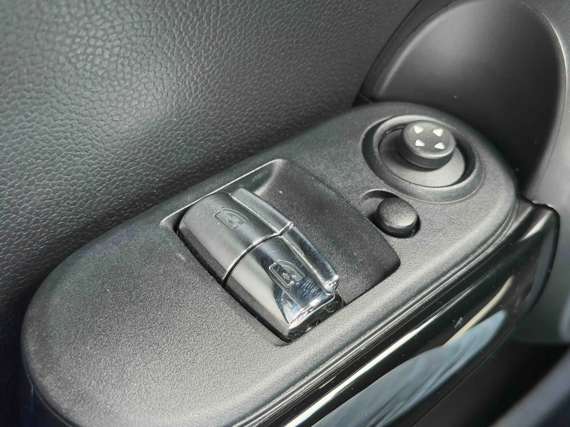MINI 3 Portas Cooper S 33