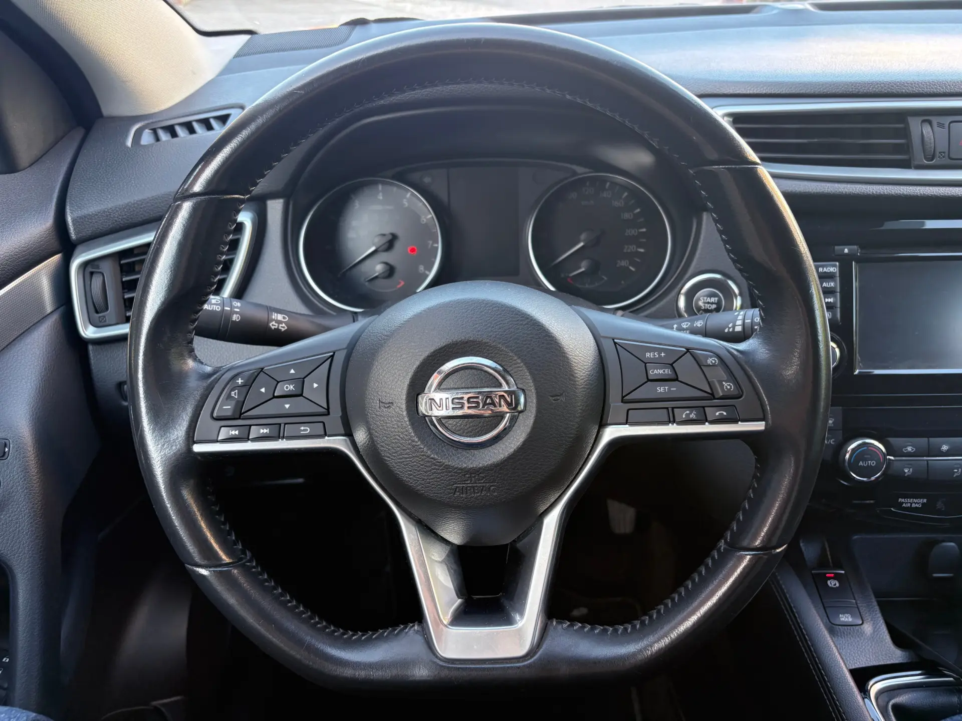 Nissan Qashqai 1.2 DIG-T N-Connecta 18 36