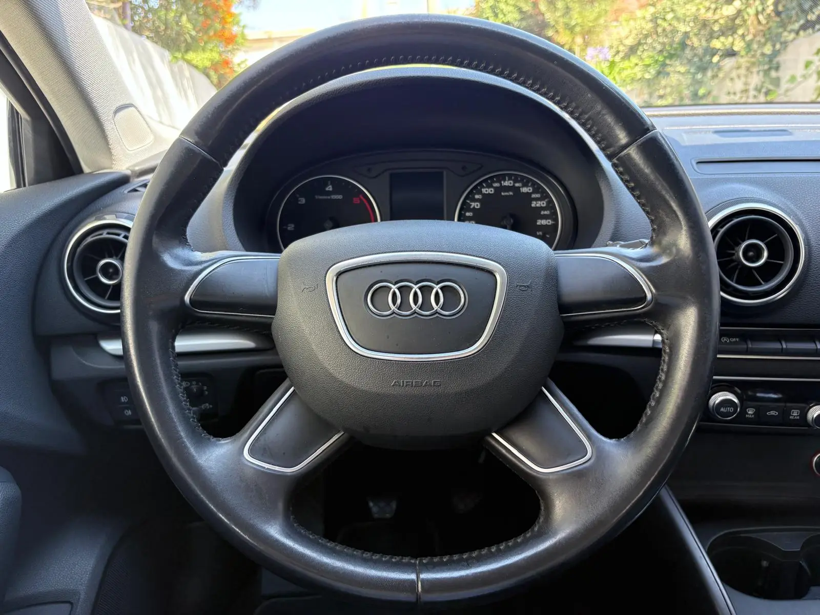 Audi A3 Limousine 1.6 TDI Attraction 37