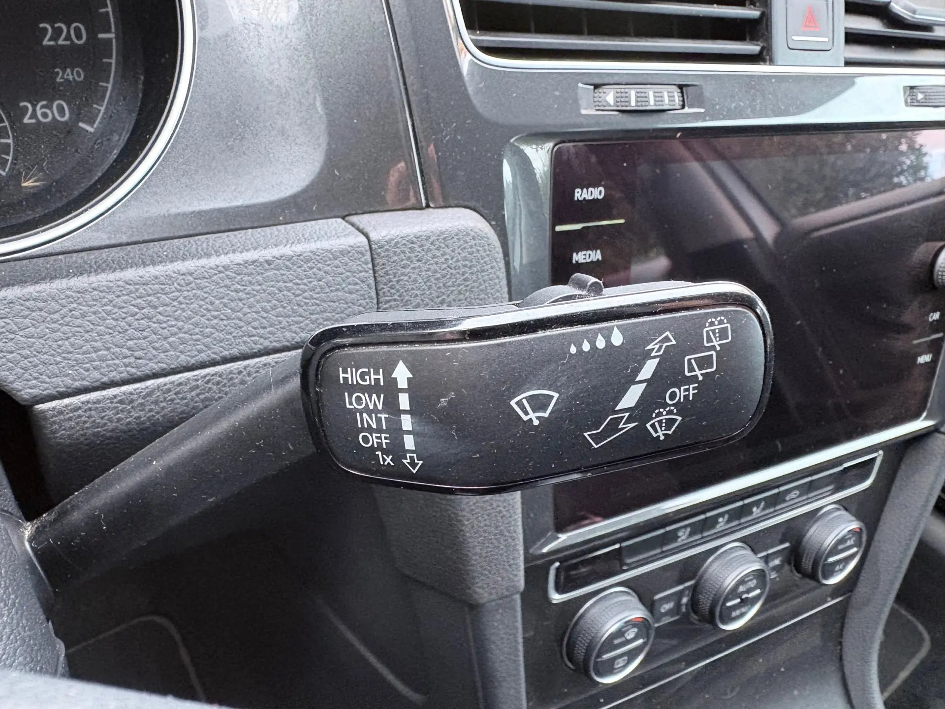 Volkswagen Golf 1.0 TSI Confortline 38