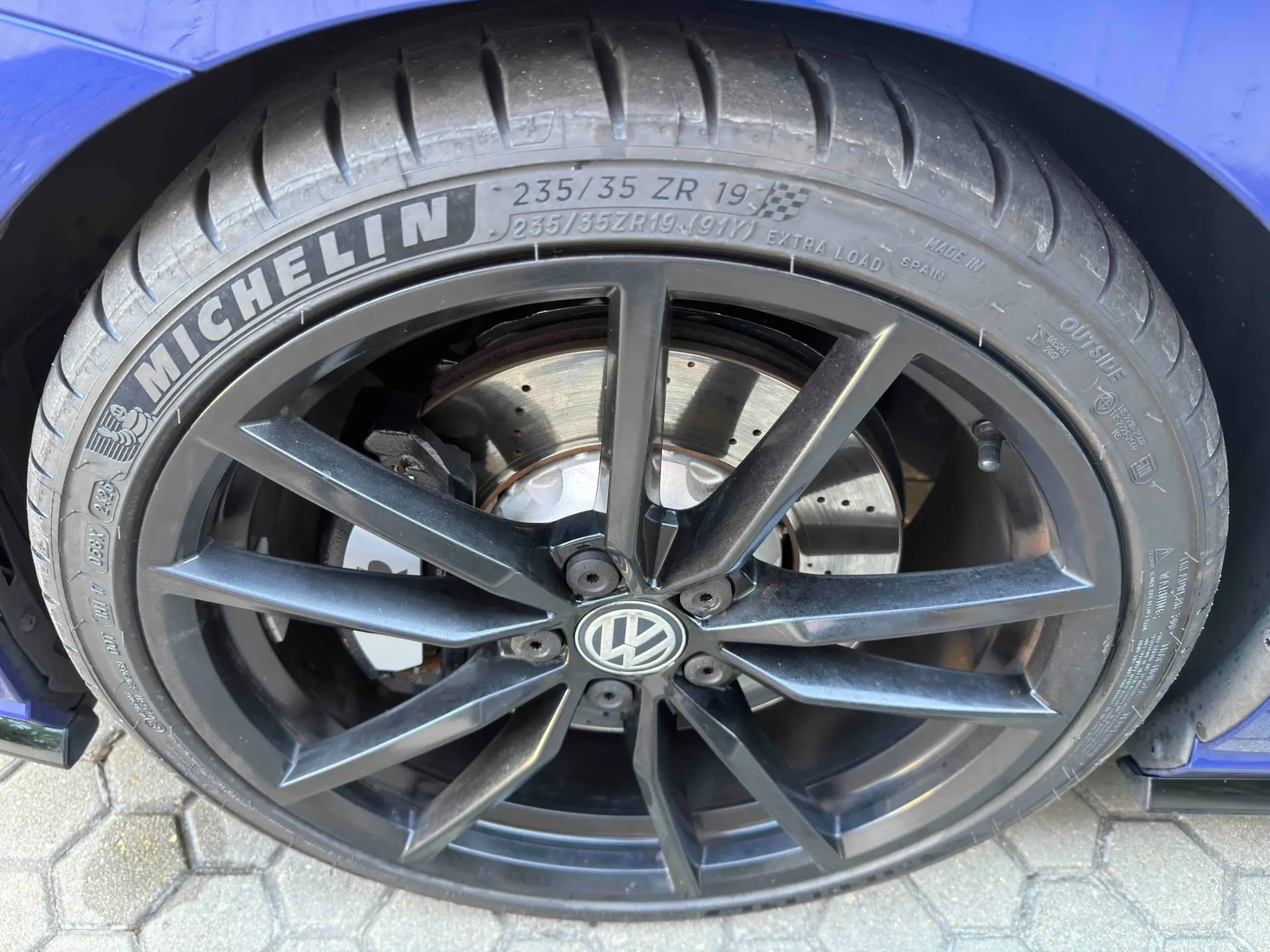 Volkswagen Golf R 4Motion (BlueMotion ) 11