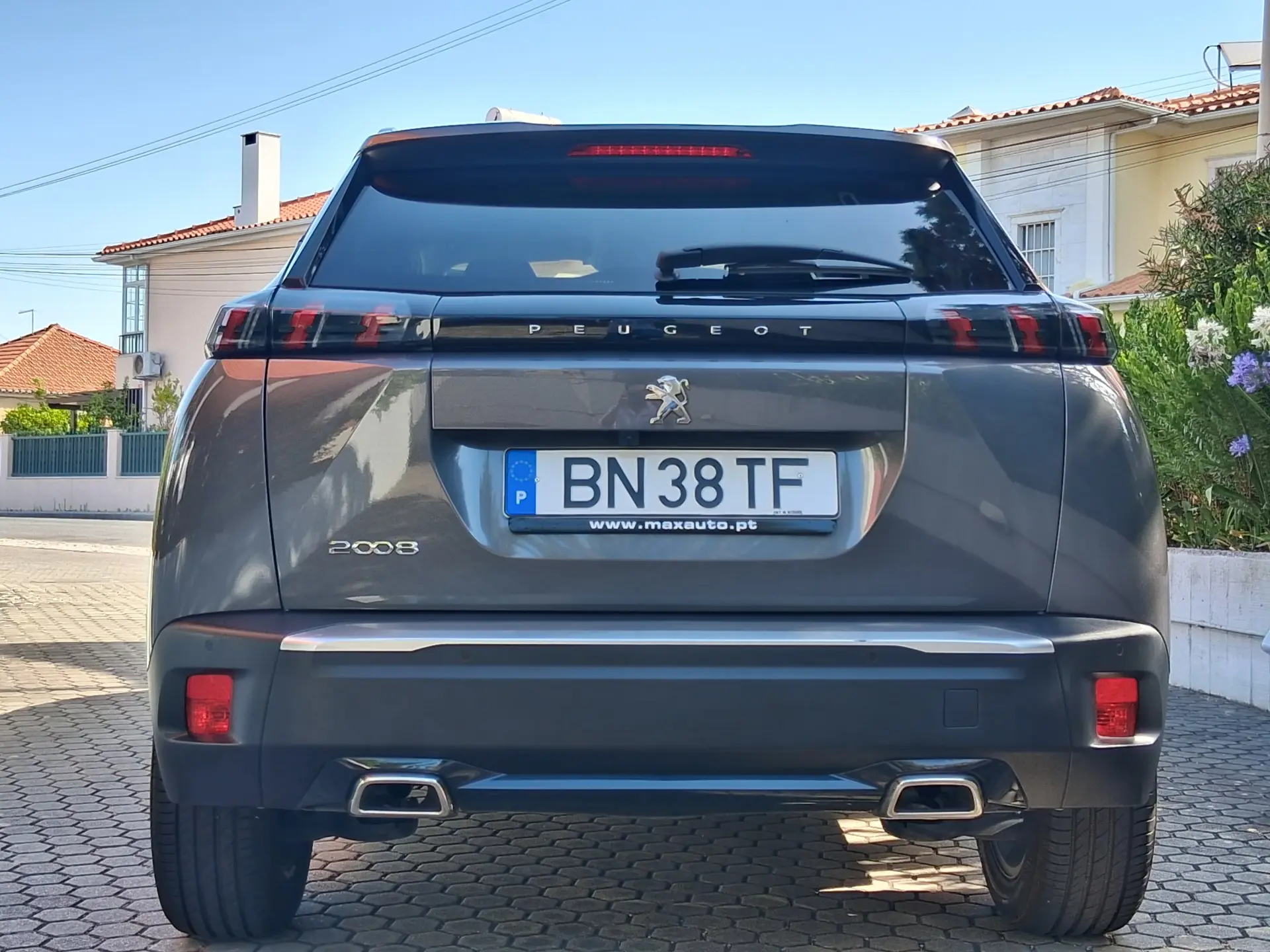 Peugeot 2008 1.2 PureTech Allure EAT8 21