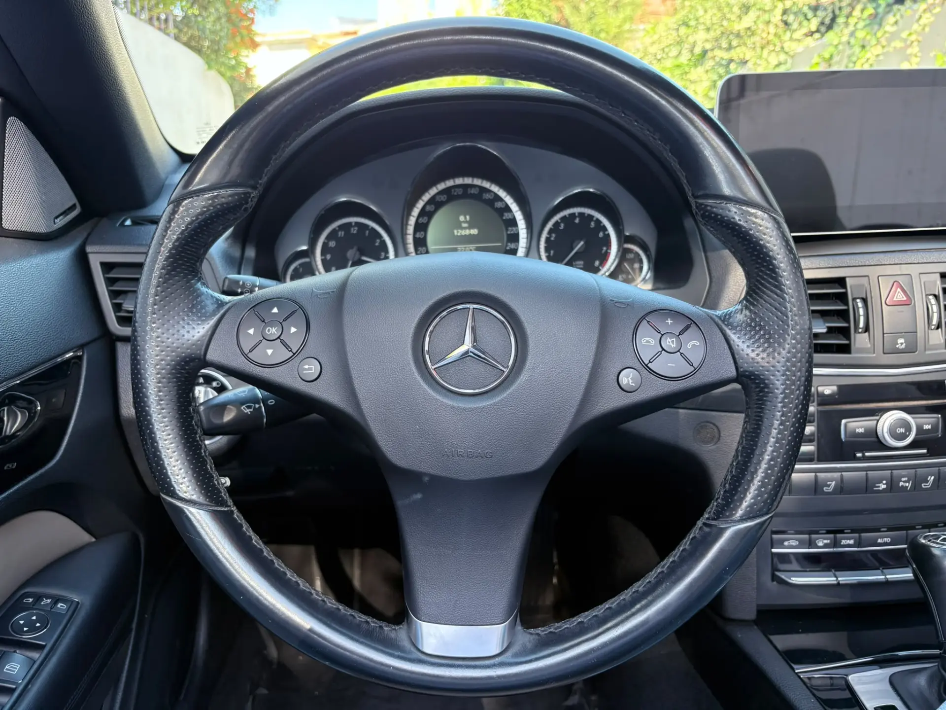 Mercedes-Benz E 350 CGi Avantgarde BlueEfficiency Auto 38