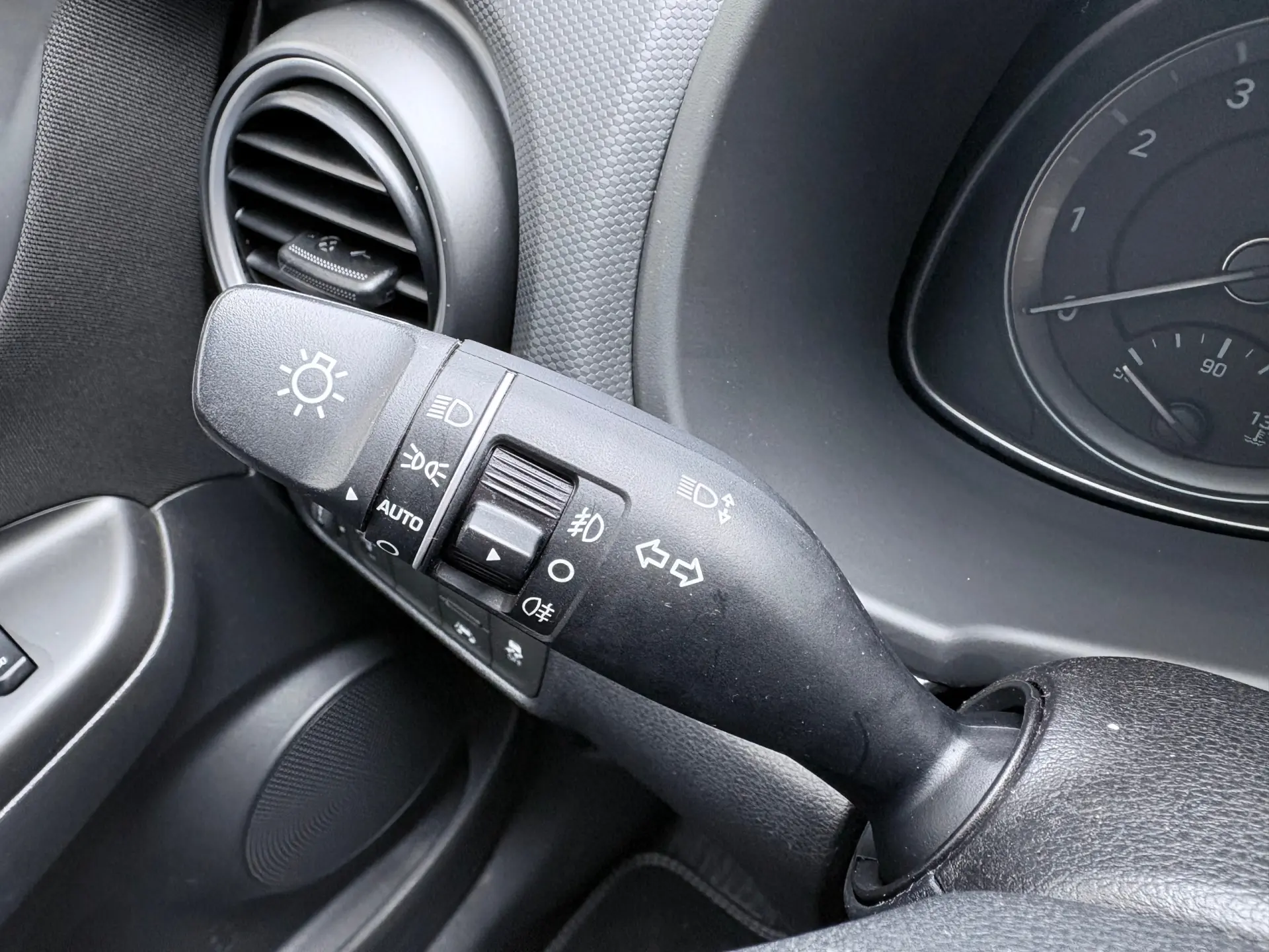 Hyundai Kauai 1.0 T-GDi Premium Tec.Preto 40