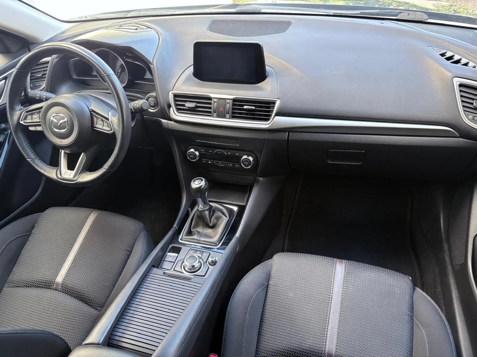 Mazda 3 1.5 Sky-G Evolve HS Navi 28
