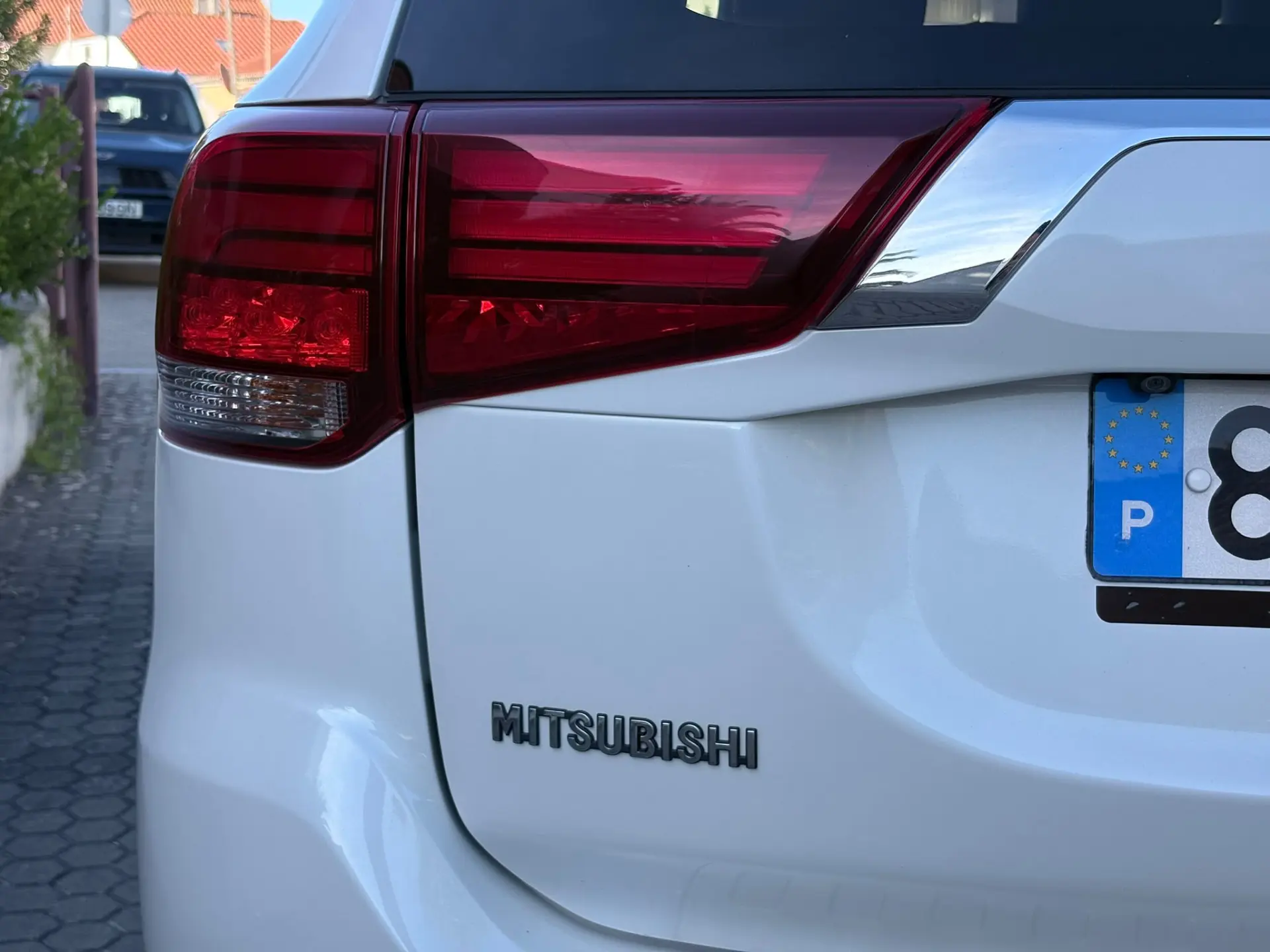 Mitsubishi Outlander 2.2 DI-D Instyle Navi 24