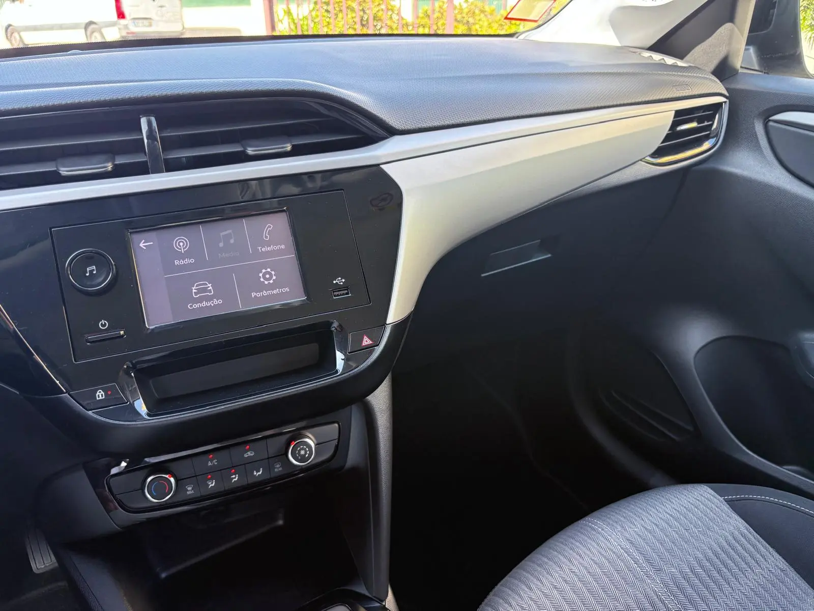 Opel Corsa 1.2 Edition 42