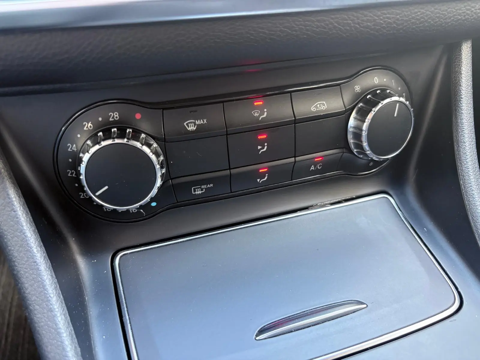 Mercedes-Benz CLA 180 d Shooting Brake Urban Aut. 51