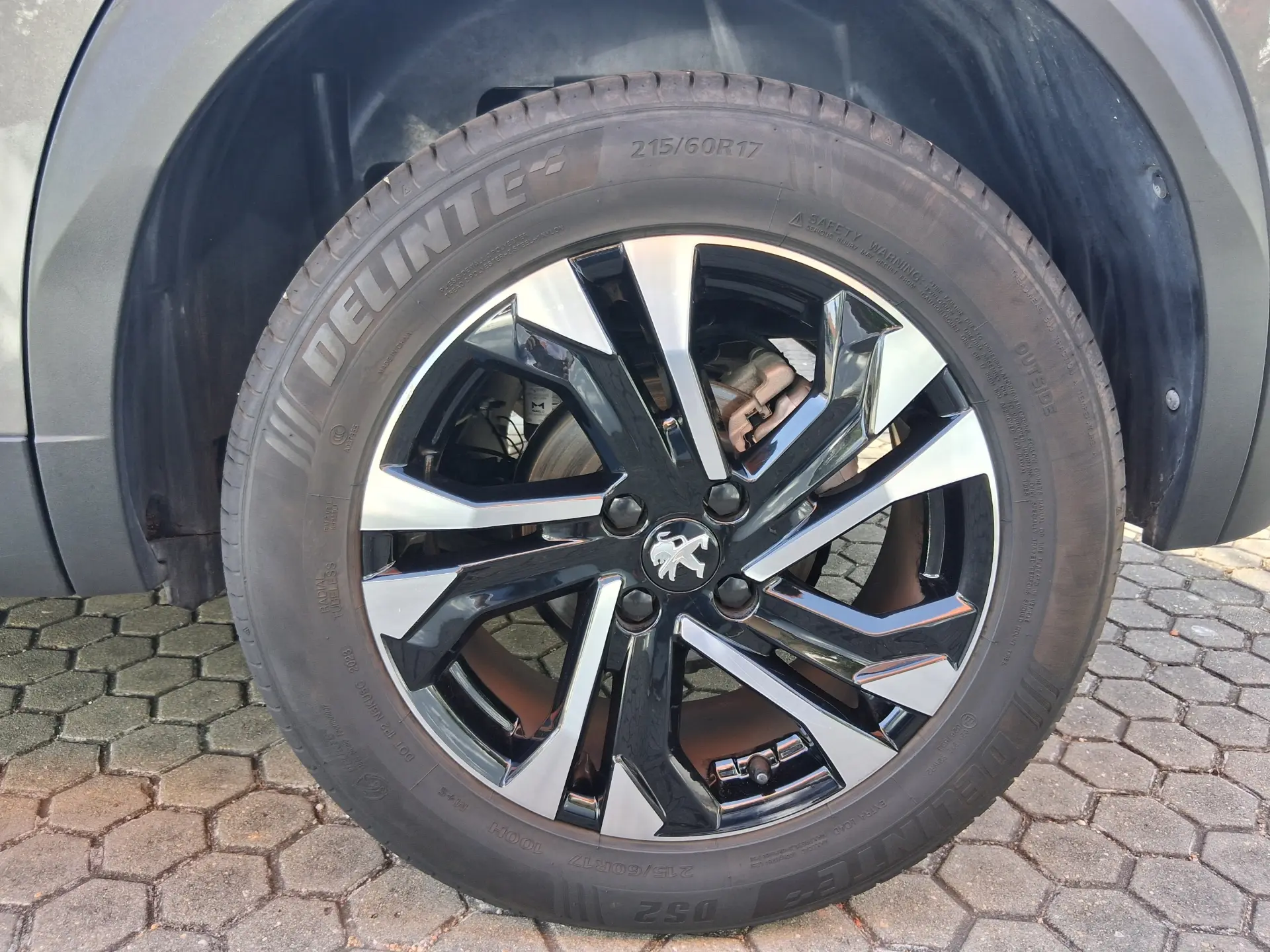 Peugeot 2008 1.2 PureTech Allure EAT8 11