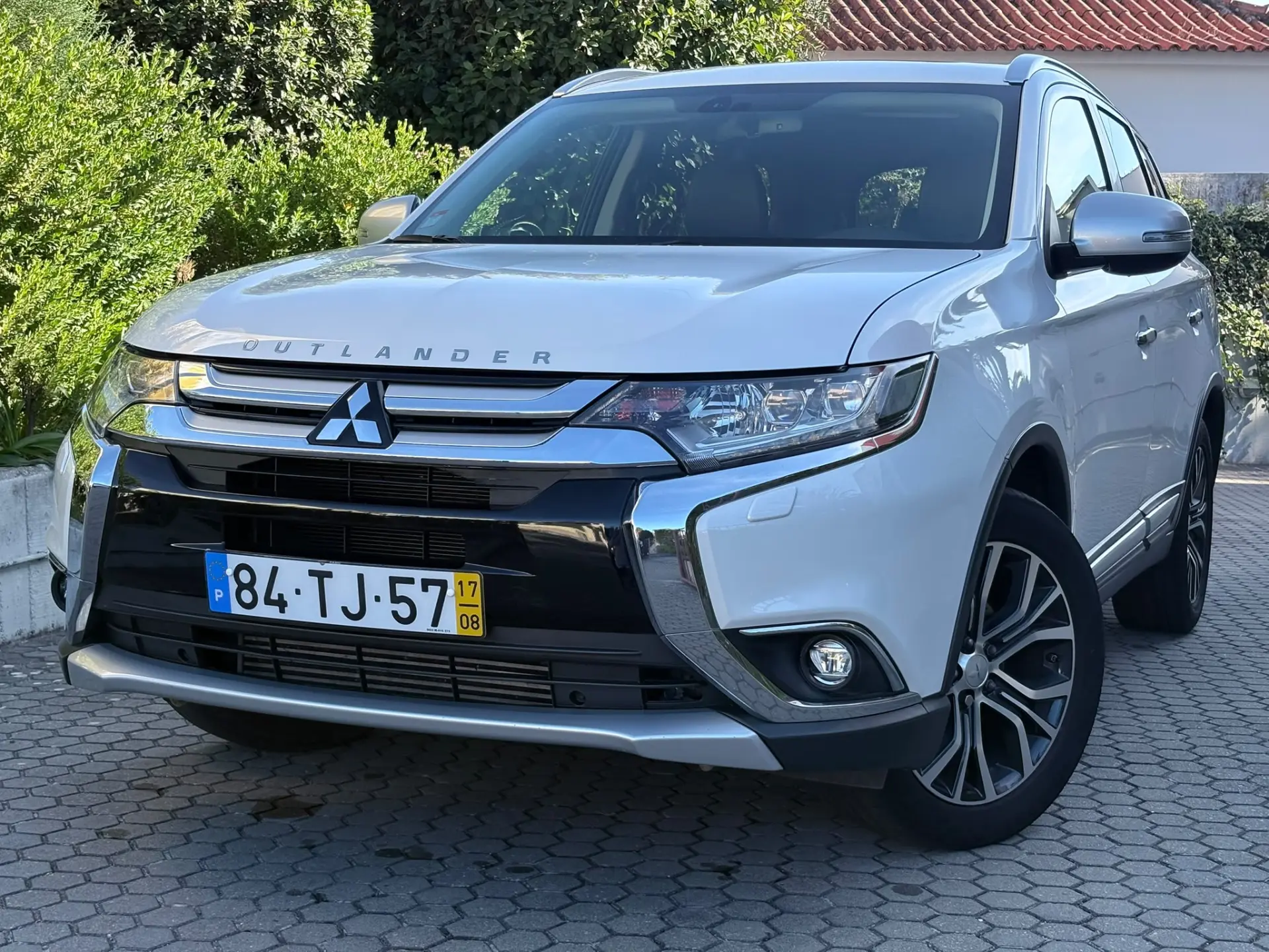 Mitsubishi Outlander 2.2 DI-D Instyle Navi 1