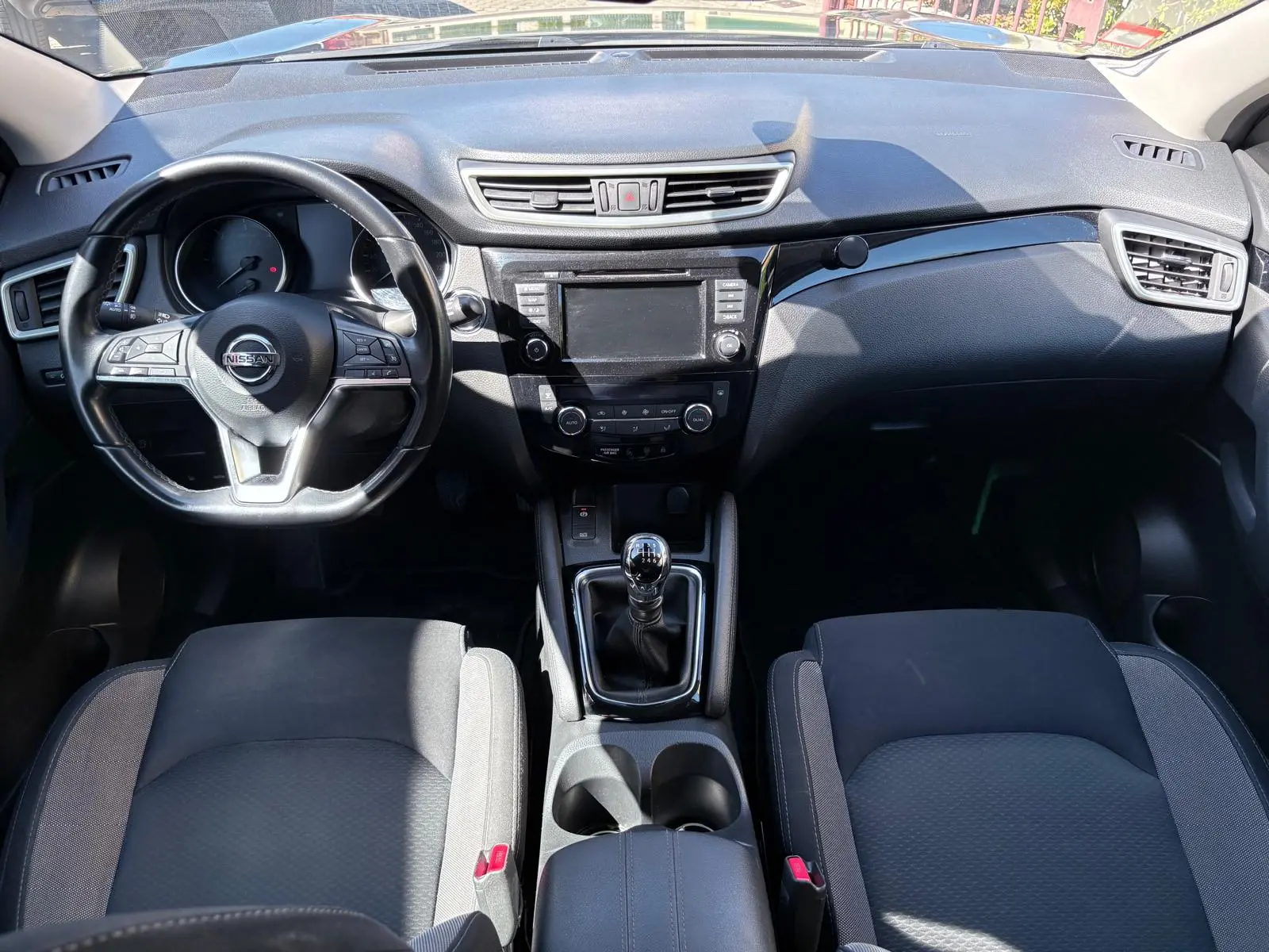 Nissan Qashqai 1.5 dCi N-Connecta J18 6