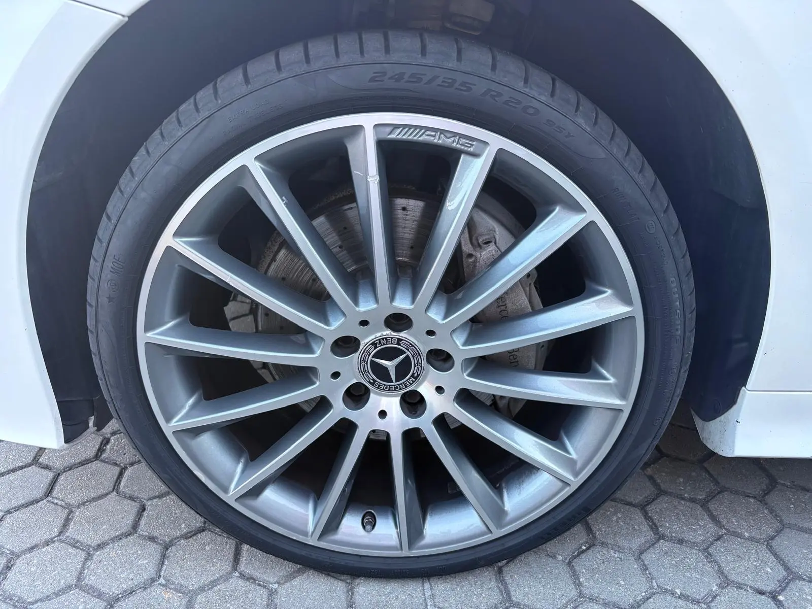 Mercedes-Benz E 220 d AMG Line Aut. 14