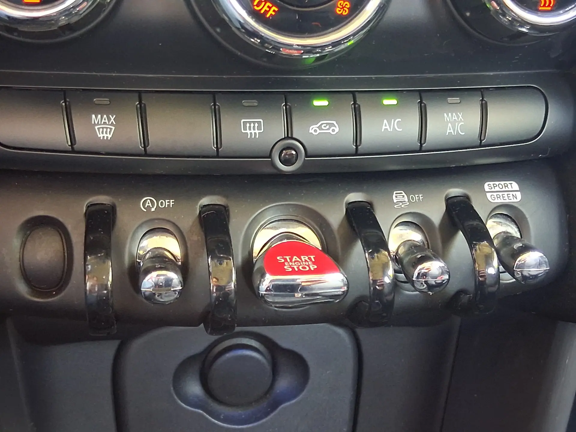 MINI 5 Portas One Auto 46