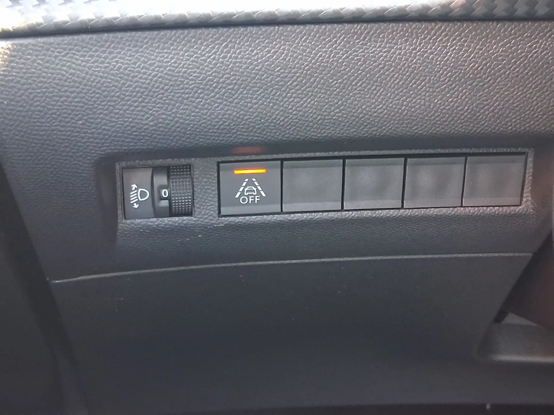 Peugeot 2008 1.2 PureTech Allure EAT8 34