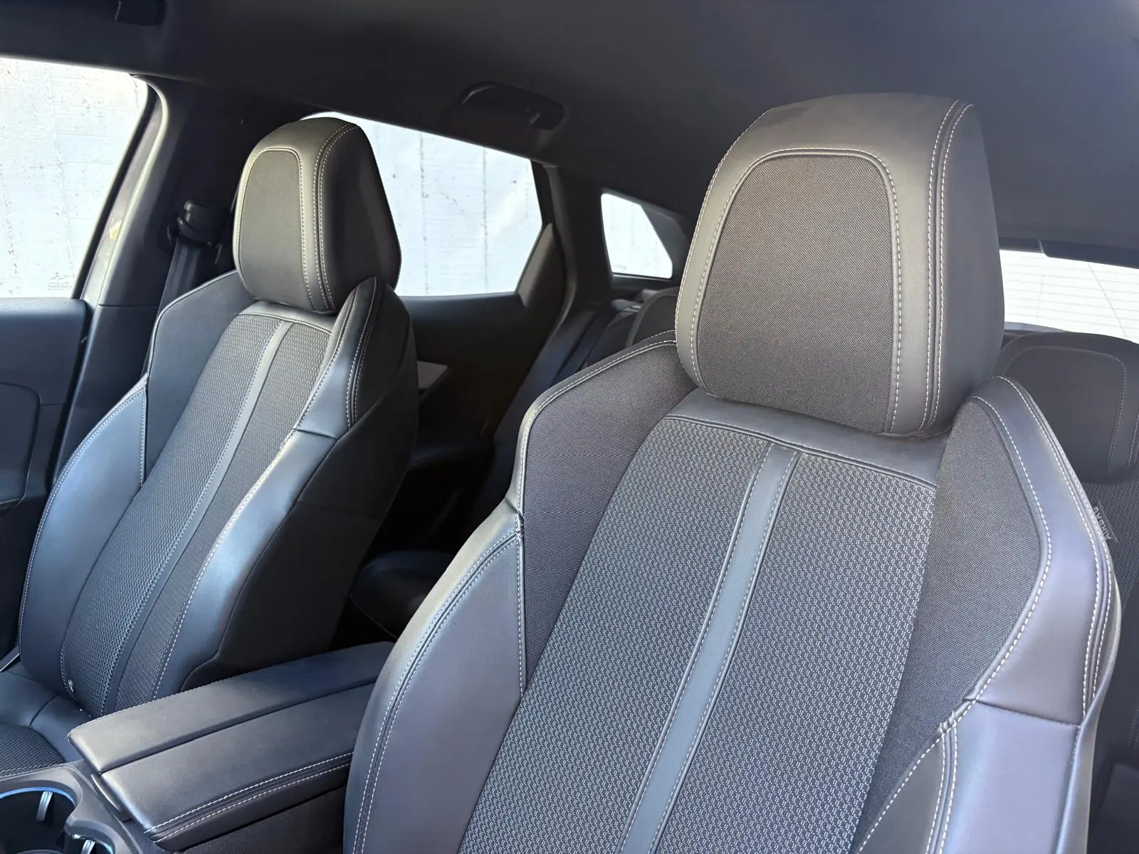Peugeot 3008 1.6 Hybrid GT e-EAT8 32