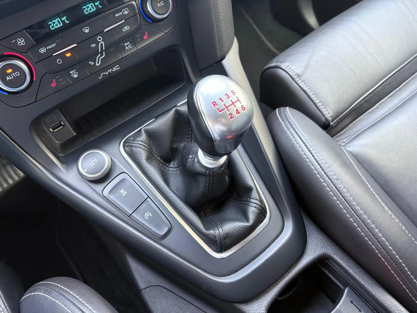 Ford Focus 2.0 EcoBoost ST c/ Pack Pele Desportiva 53