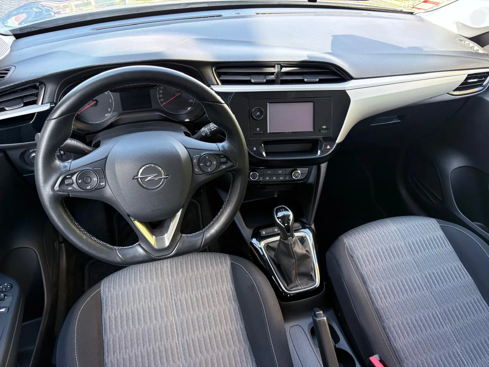 Opel Corsa 1.2 Edition 28