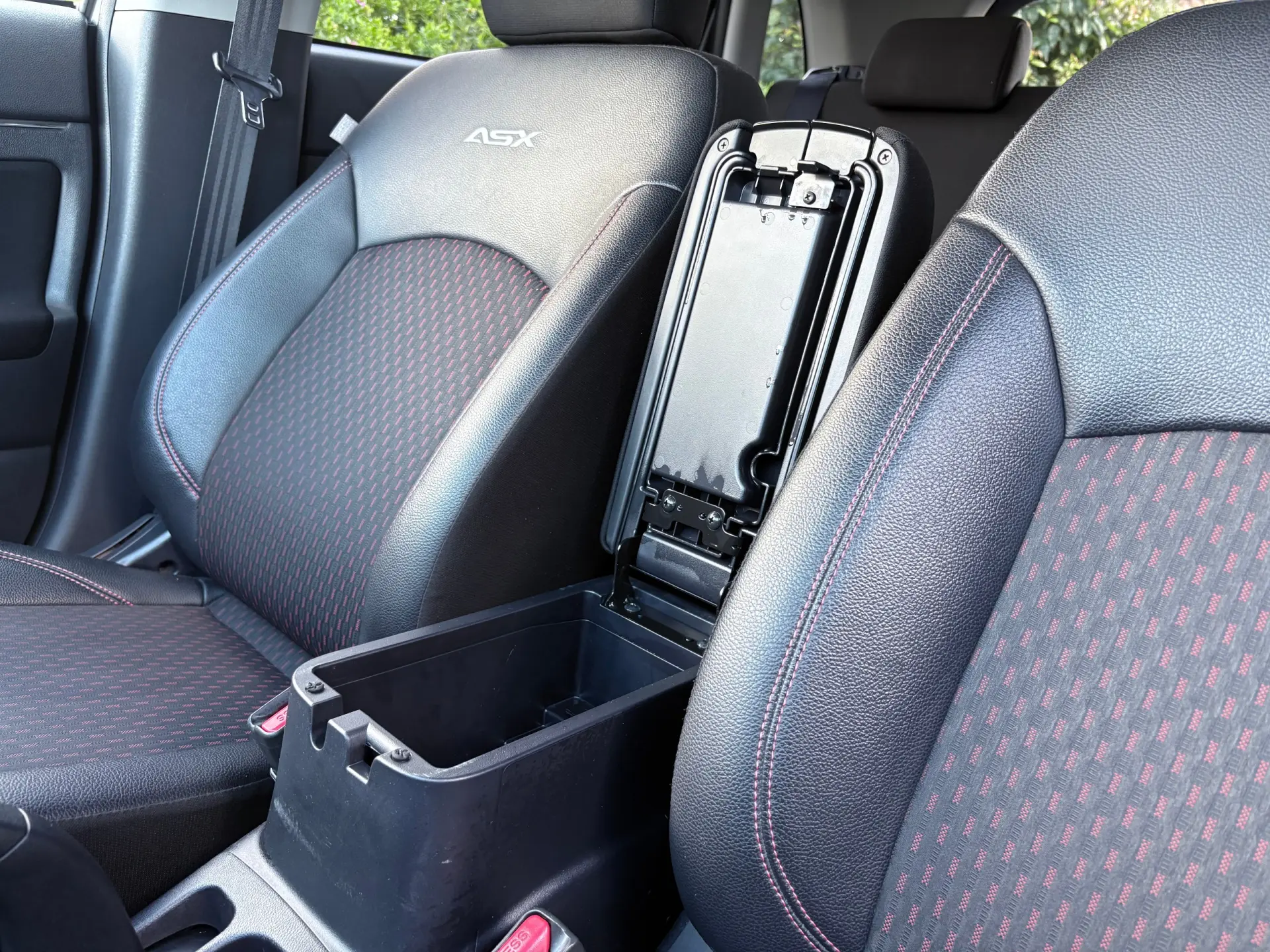 Mitsubishi ASX 1.6 DI-D Intense Black Edition 32