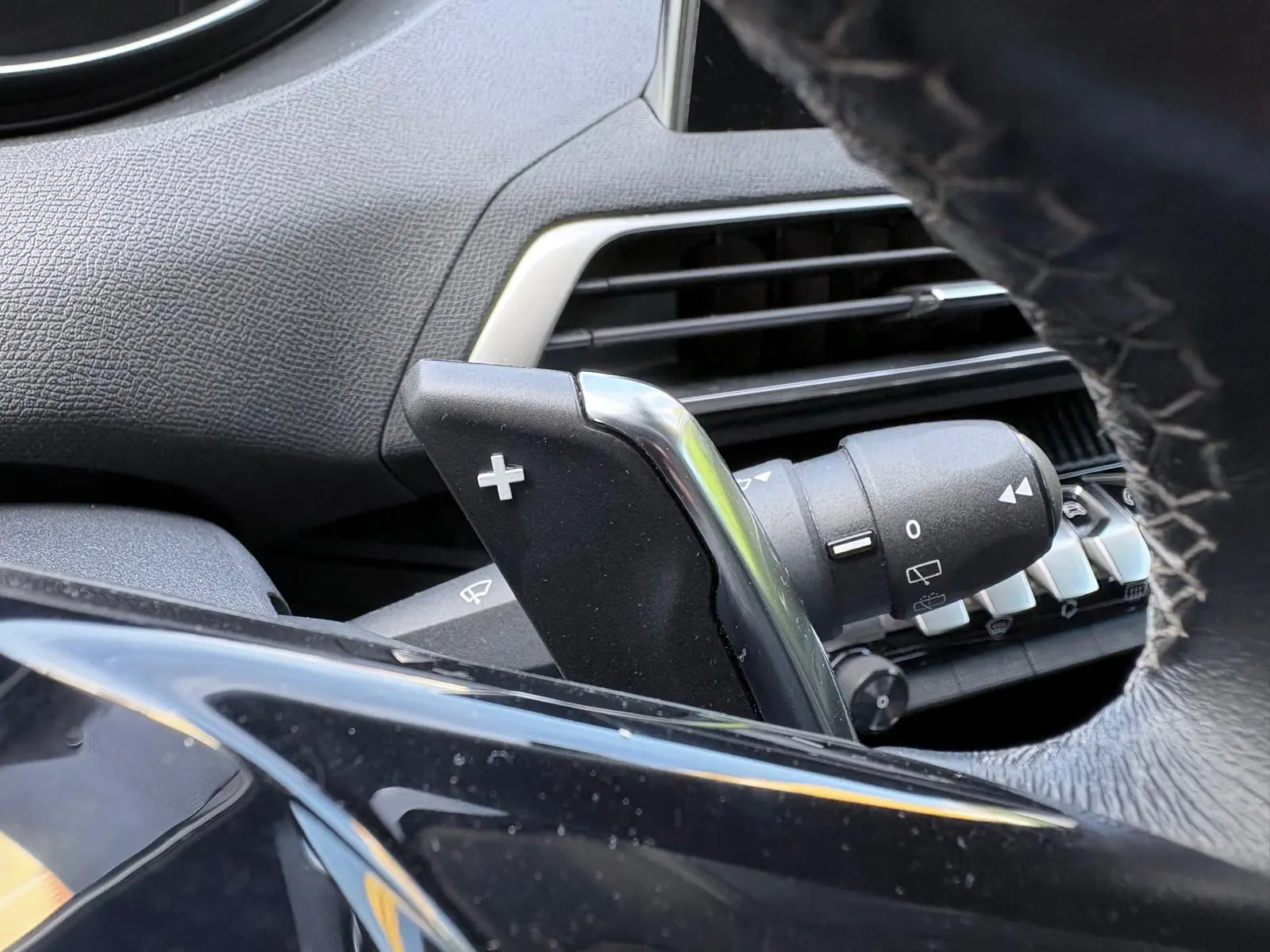 Peugeot 3008 1.2 PureTech Allure EAT8 40