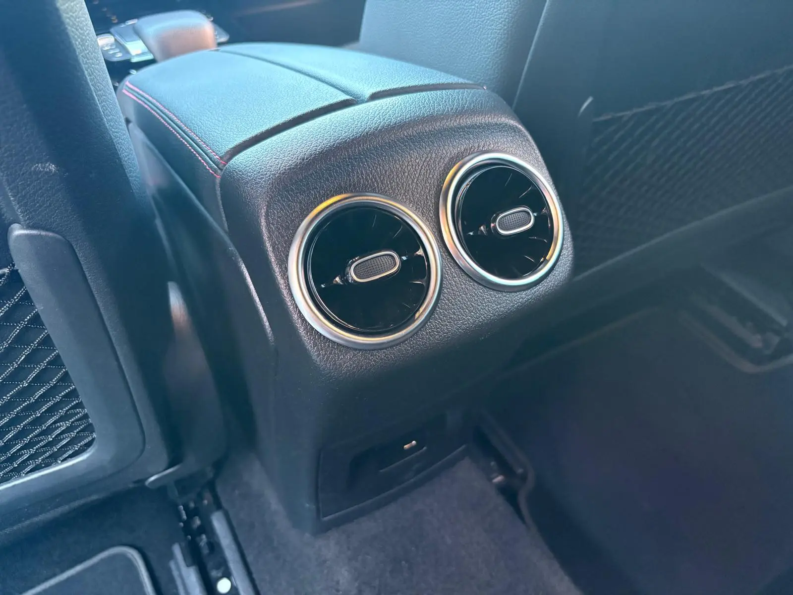 Mercedes-Benz CLA 200 d Shooting Brake AMG Line Aut. 57