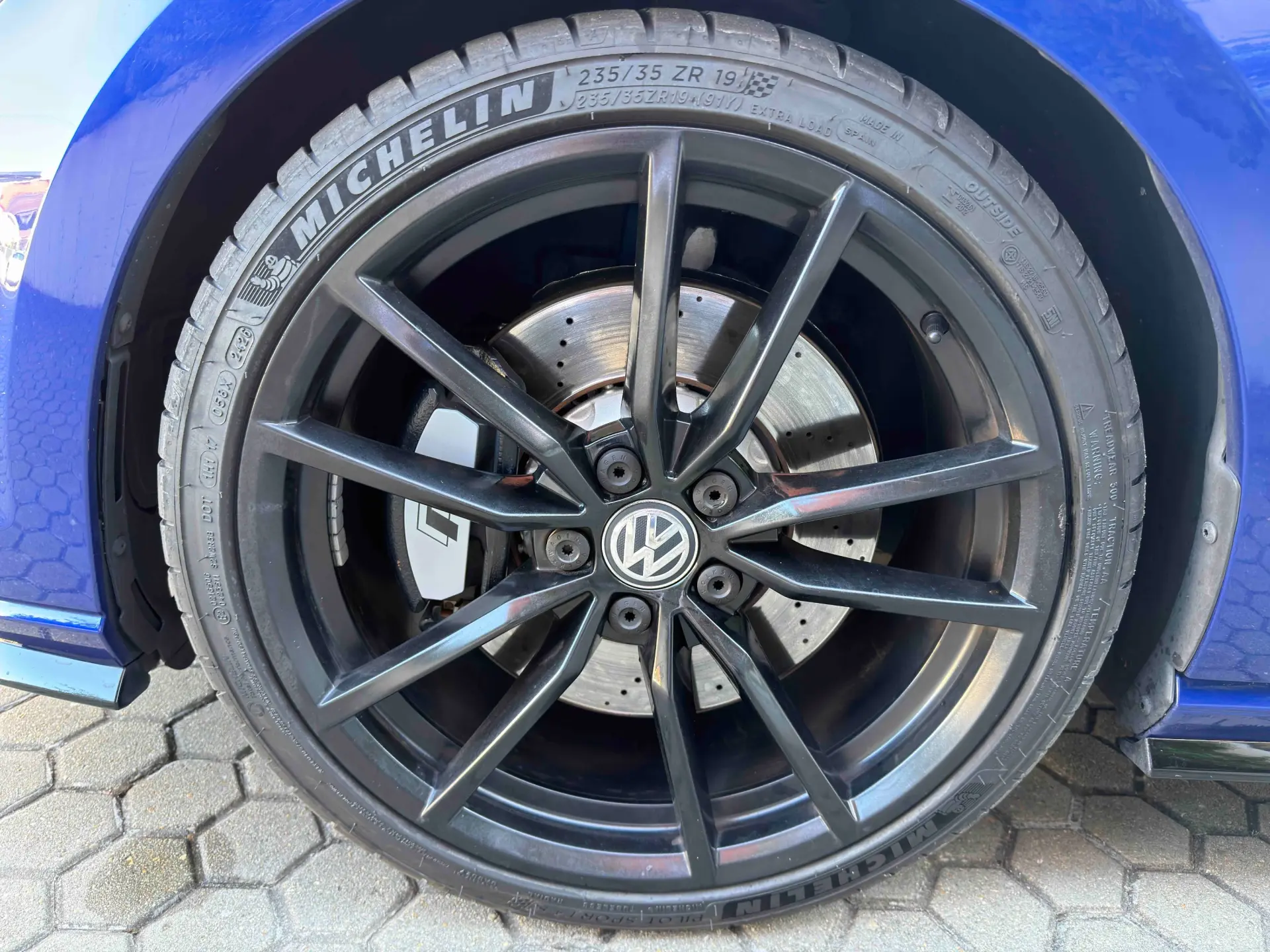 Volkswagen Golf R 4Motion (BlueMotion ) 10