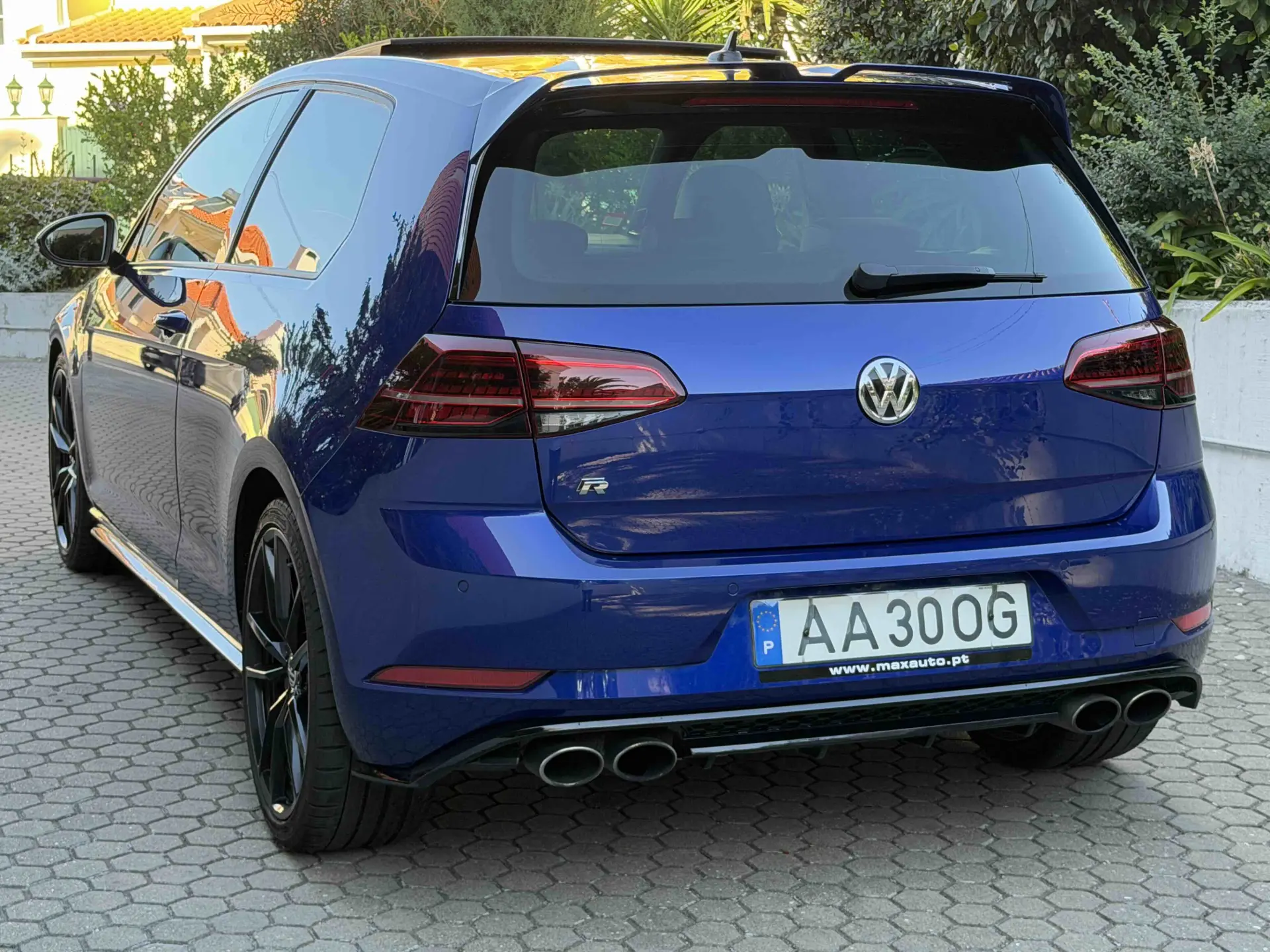 Volkswagen Golf R 4Motion (BlueMotion ) 28