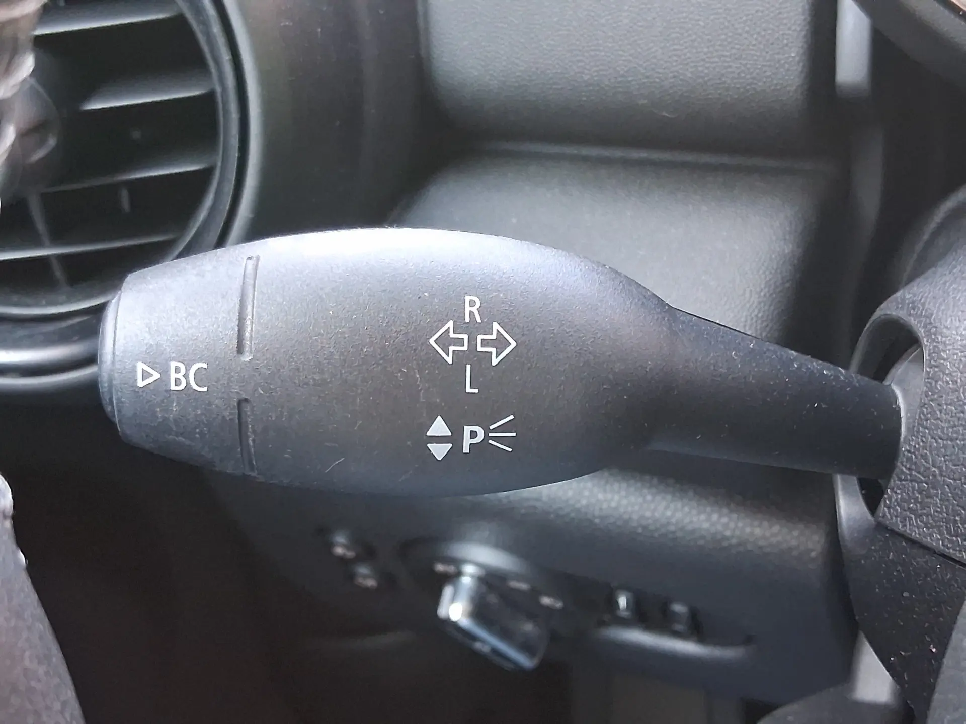 MINI 5 Portas One Auto 38