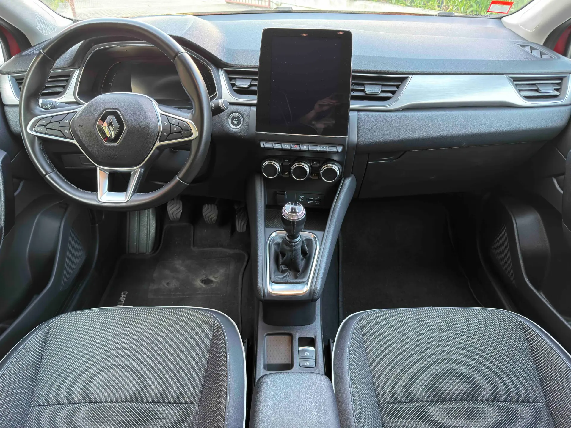 Renault Captur 1.0 TCe Exclusive 6