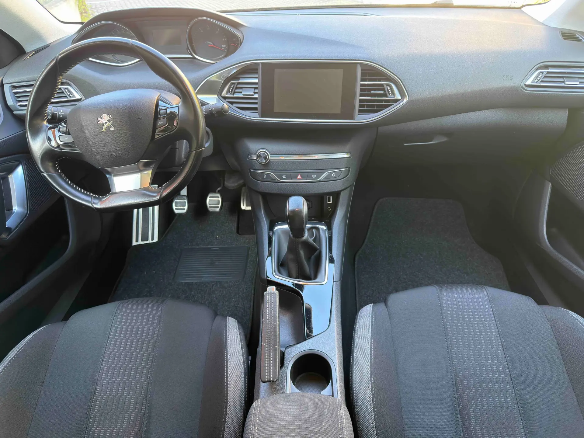 Peugeot 308 1.6 BlueHDi Style 6