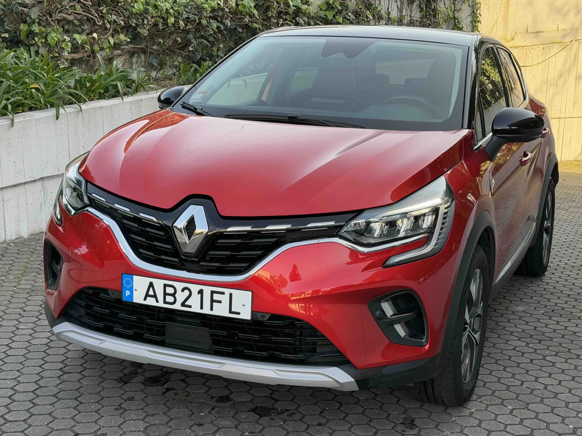 Renault Captur 1.0 TCe Exclusive 4
