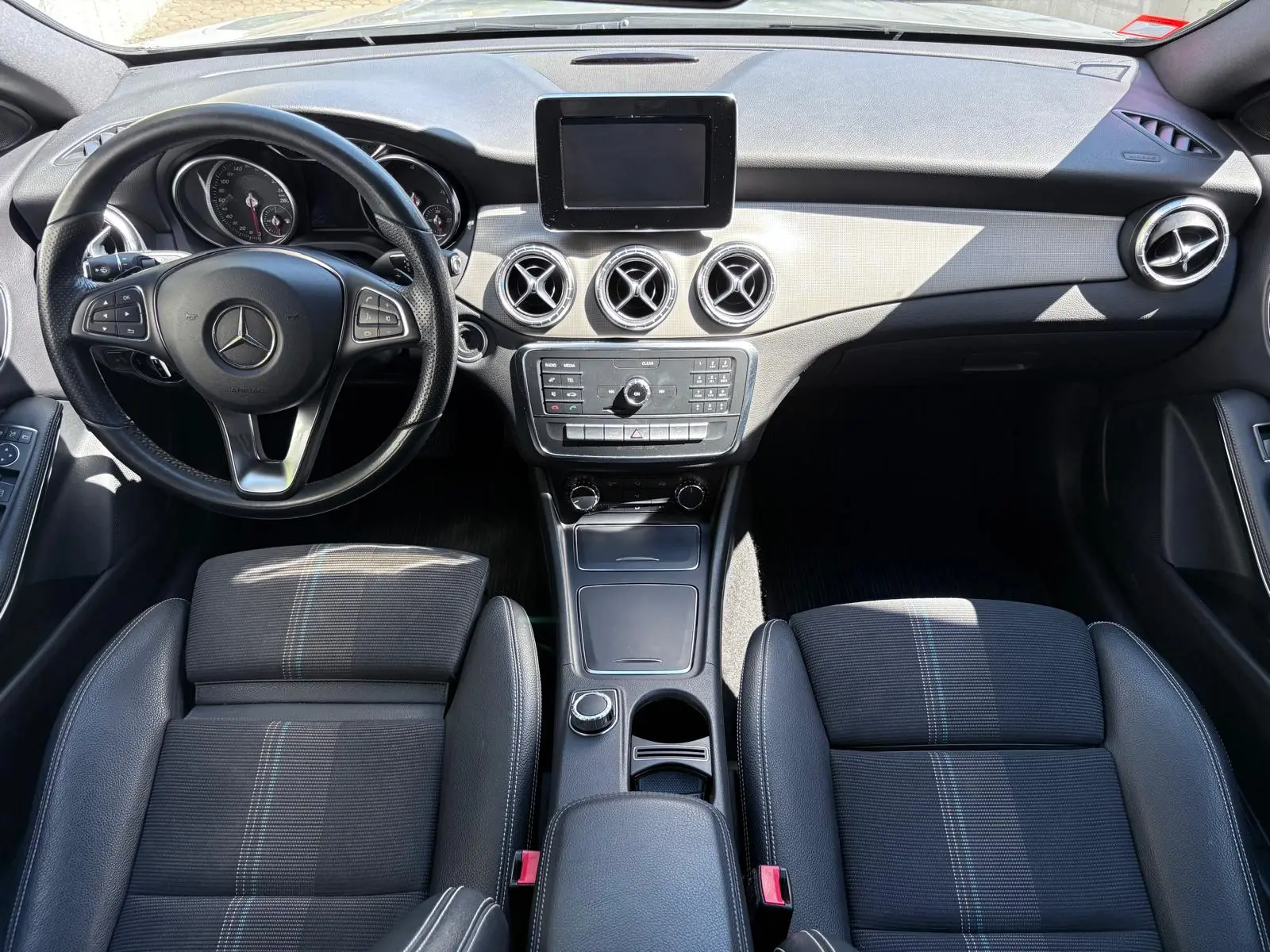 Mercedes-Benz CLA 180 d Shooting Brake Urban Aut. 6