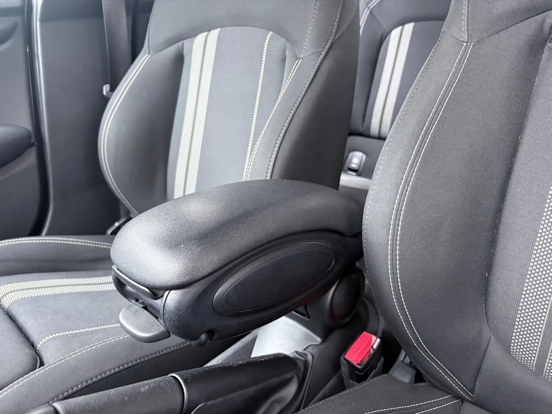 MINI 5 Portas One 31