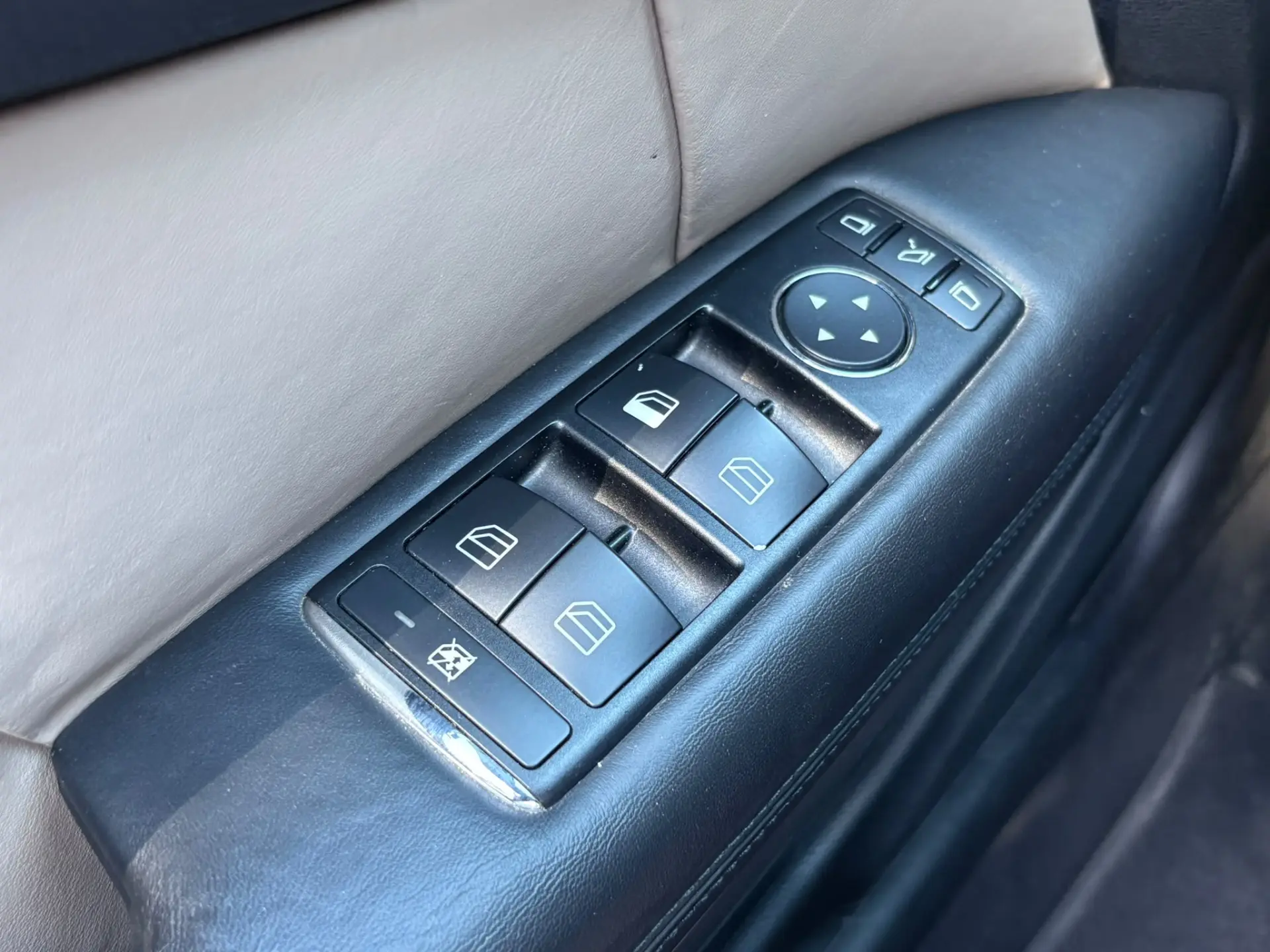 Mercedes-Benz E 350 CGi Avantgarde BlueEfficiency Auto 35