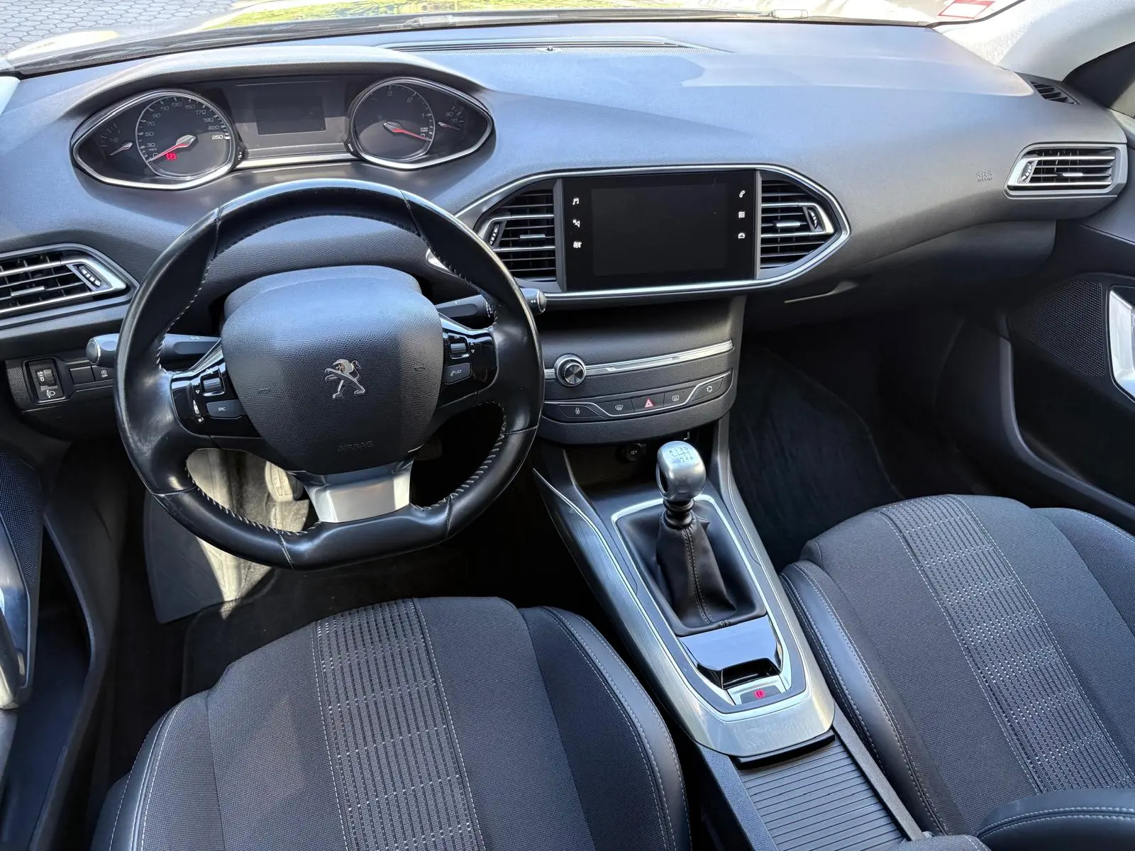 Peugeot 308 SW 1.5 BlueHDi Allure 29