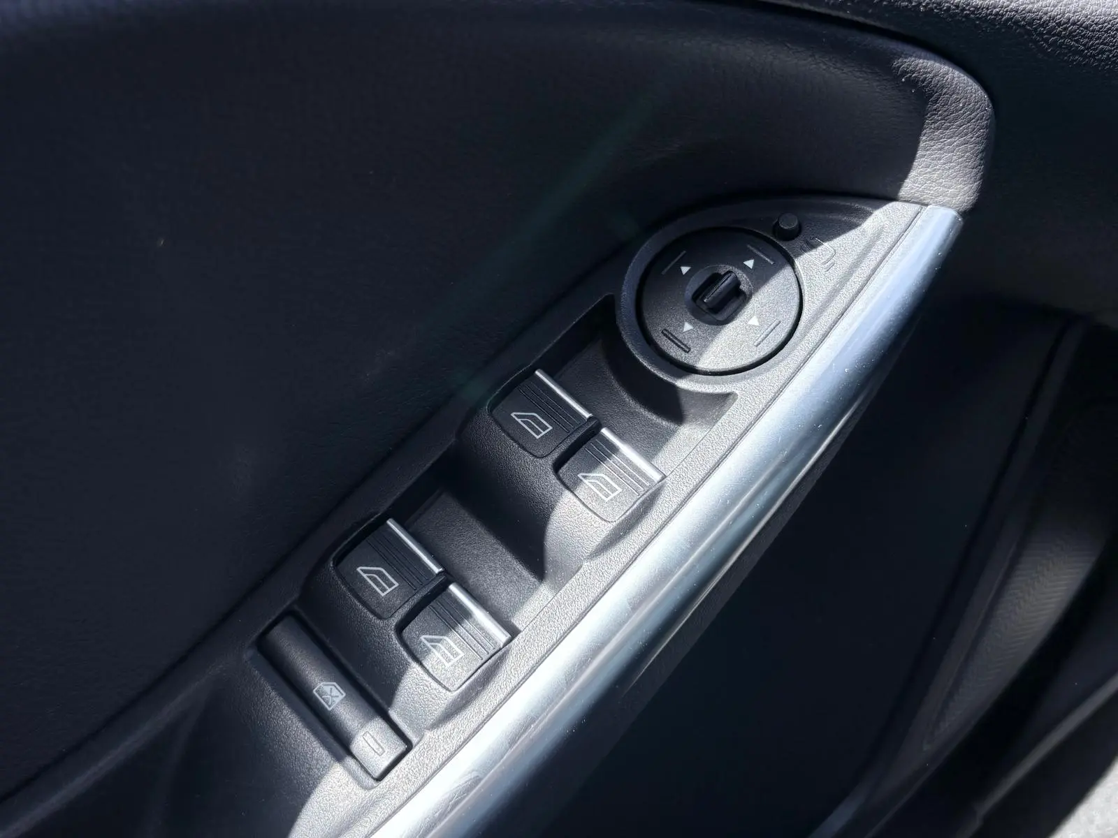 Ford Focus 2.0 EcoBoost ST c/ Pack Pele Desportiva 34