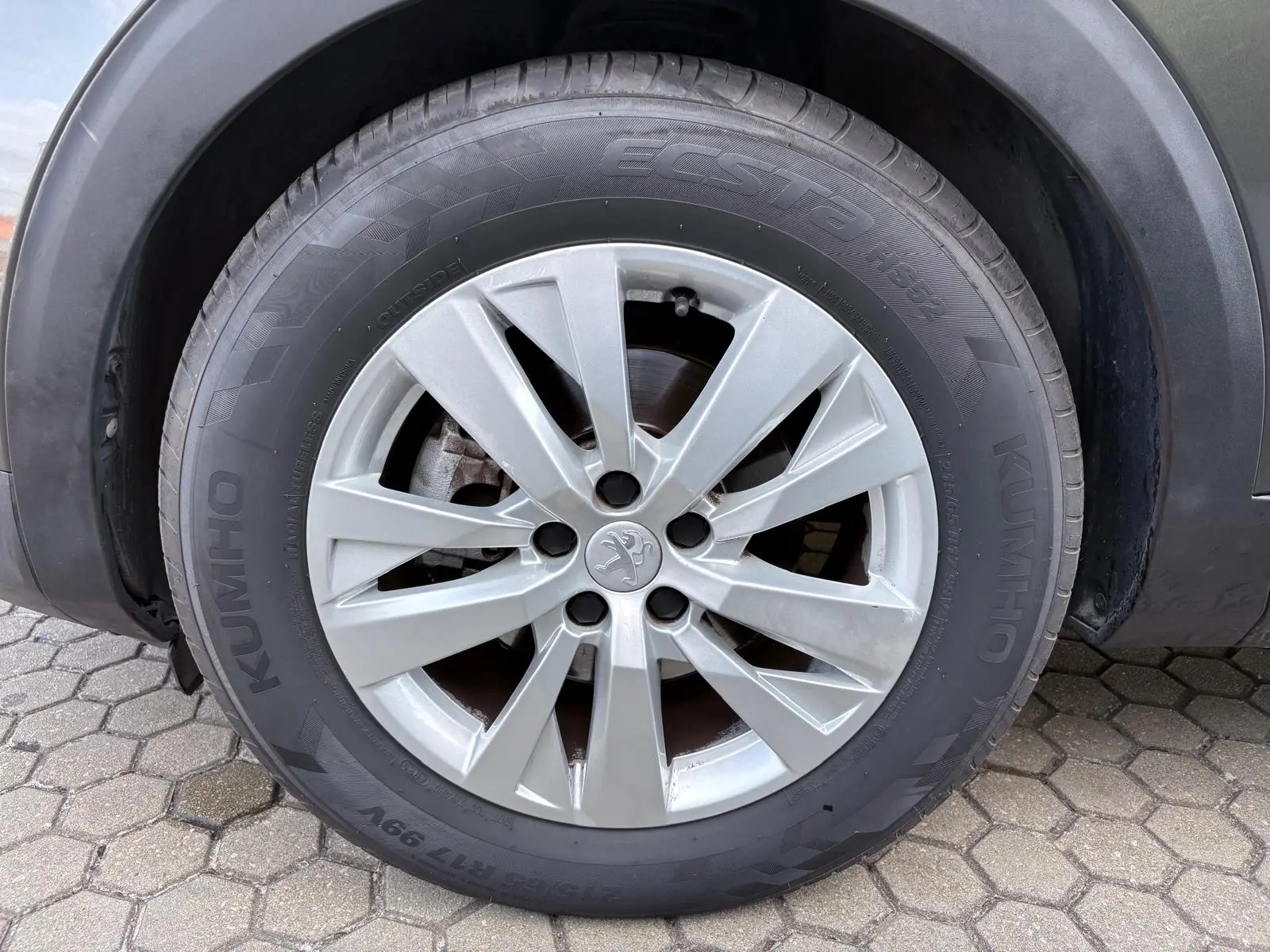 Peugeot 3008 1.2 PureTech Allure EAT8 11