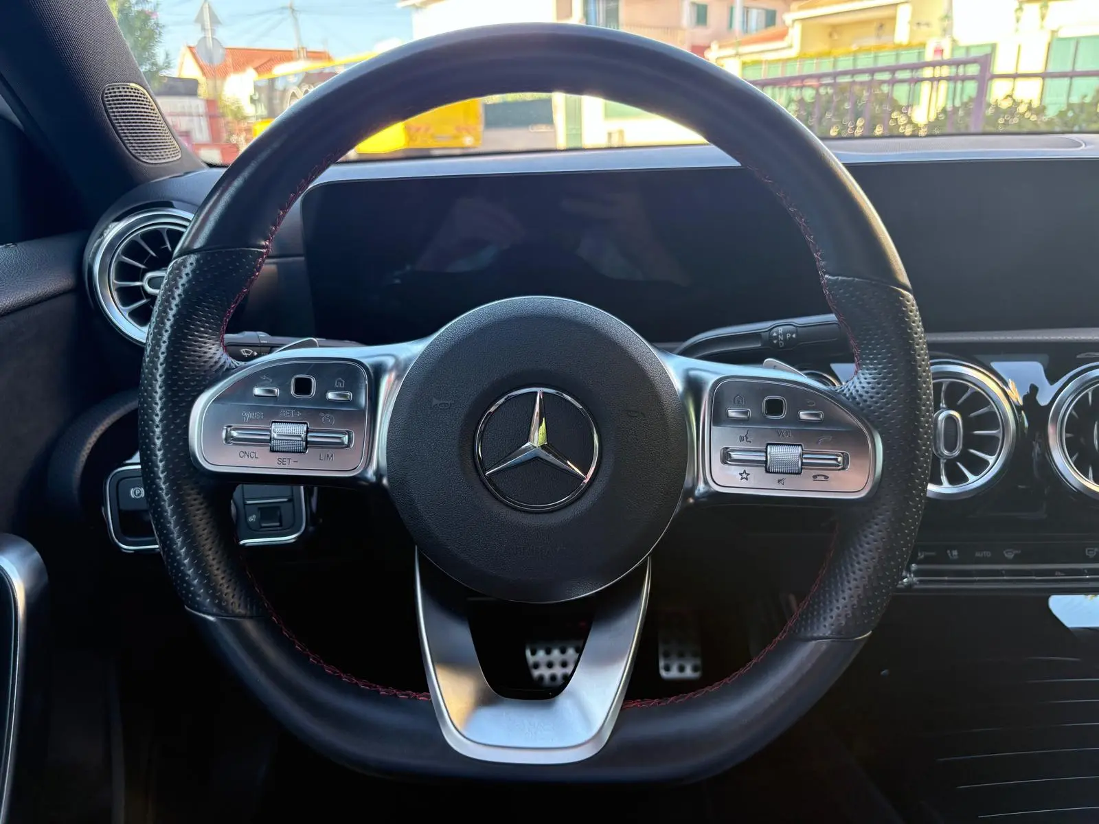 Mercedes-Benz A 180 d AMG Line Aut. 36