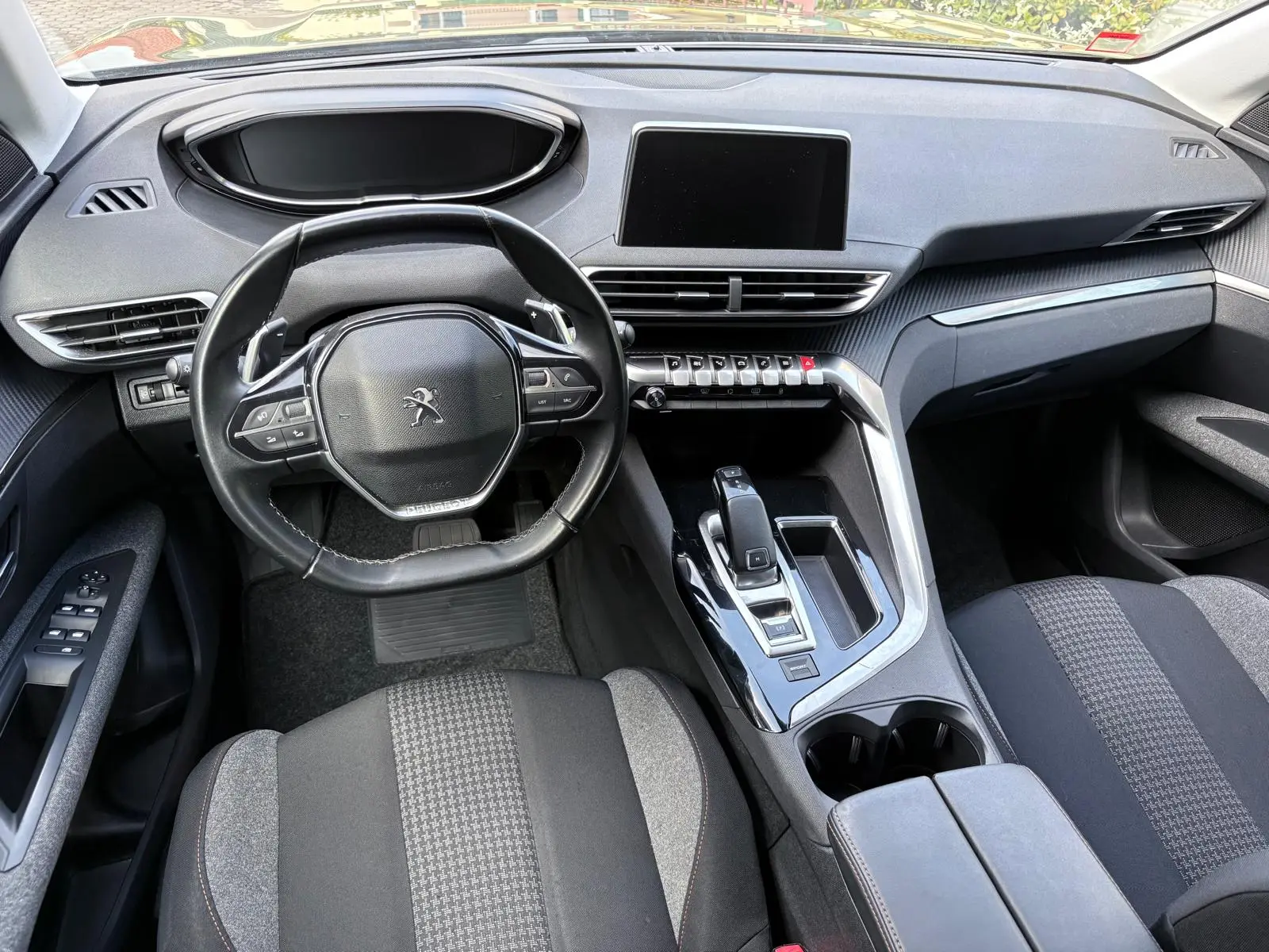 Peugeot 3008 1.2 PureTech Allure EAT8 29