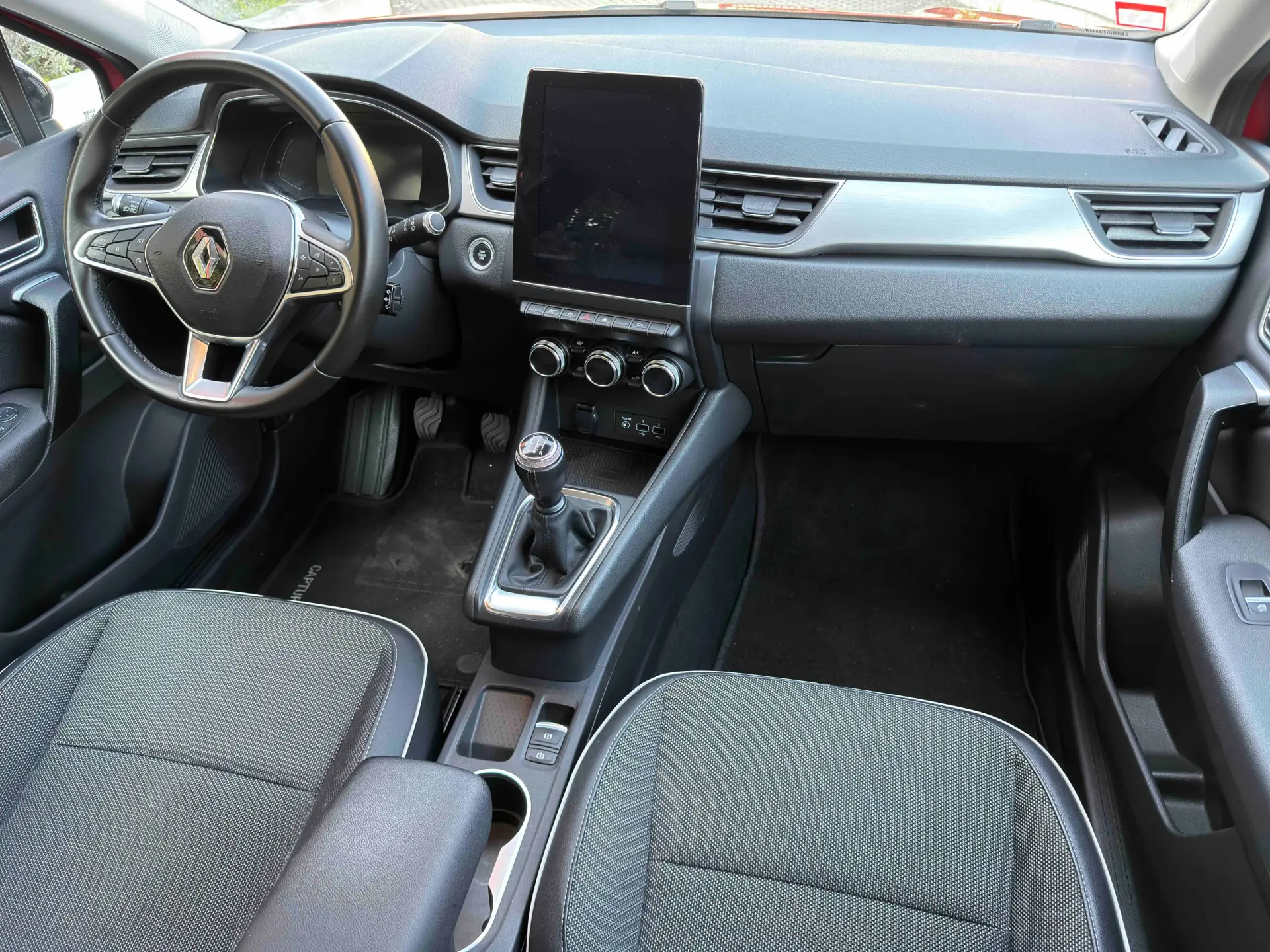 Renault Captur 1.0 TCe Exclusive 32