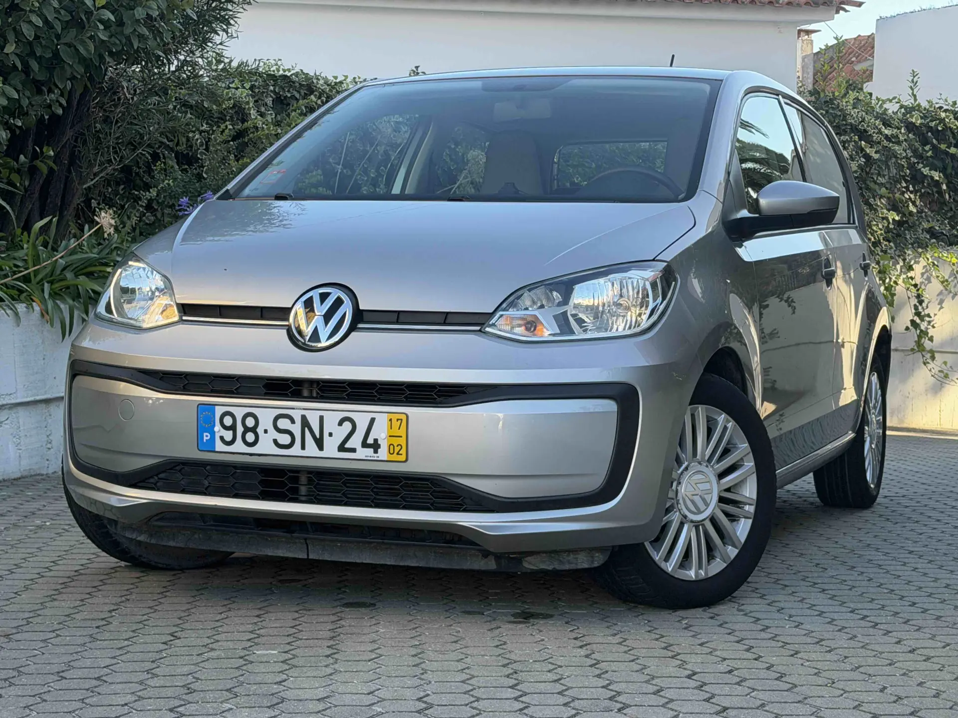 Volkswagen Up! 1.0 Move Auto 1