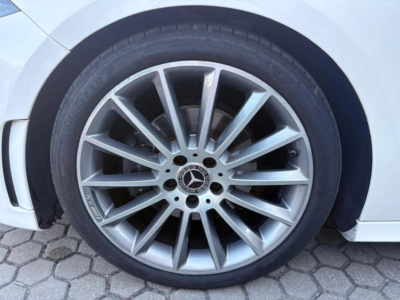 Mercedes-Benz A 180 d AMG Line Aut. 12