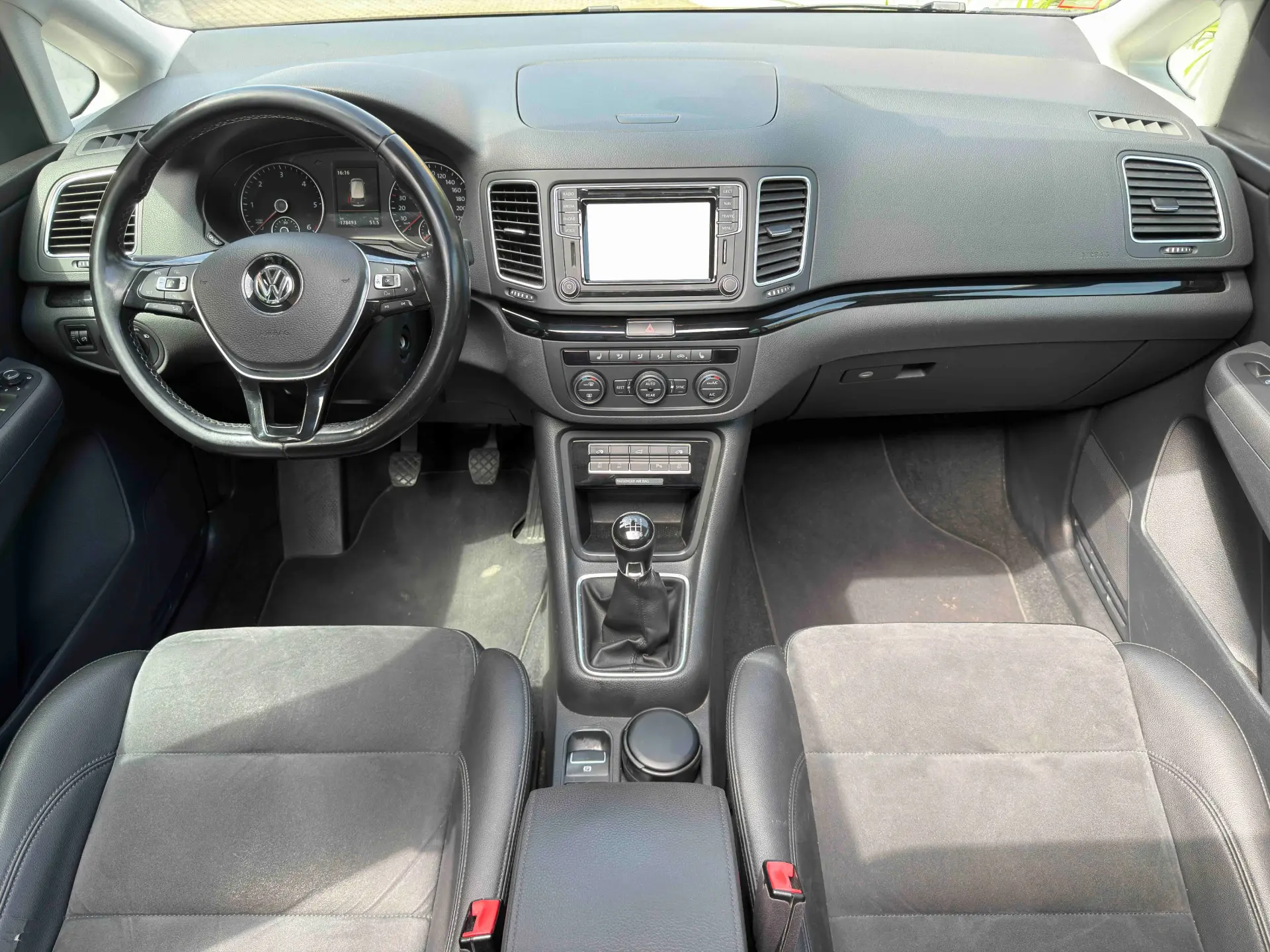 Volkswagen Sharan 2.0 TDI Blue Highline 6