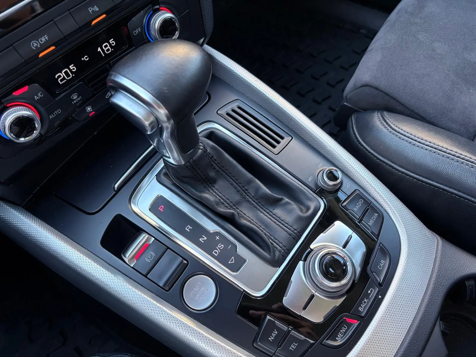 Audi Q5 2.0 TDI quattro S-line S-tronic 54